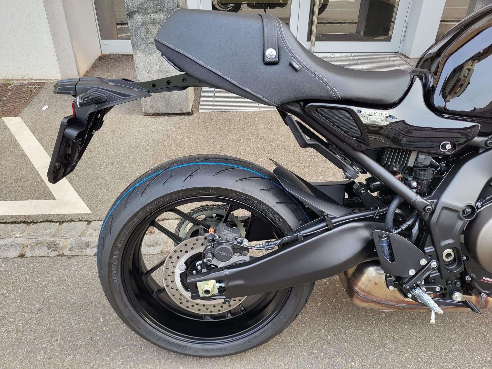 YAMAHA XSR 900-showroom-element-3