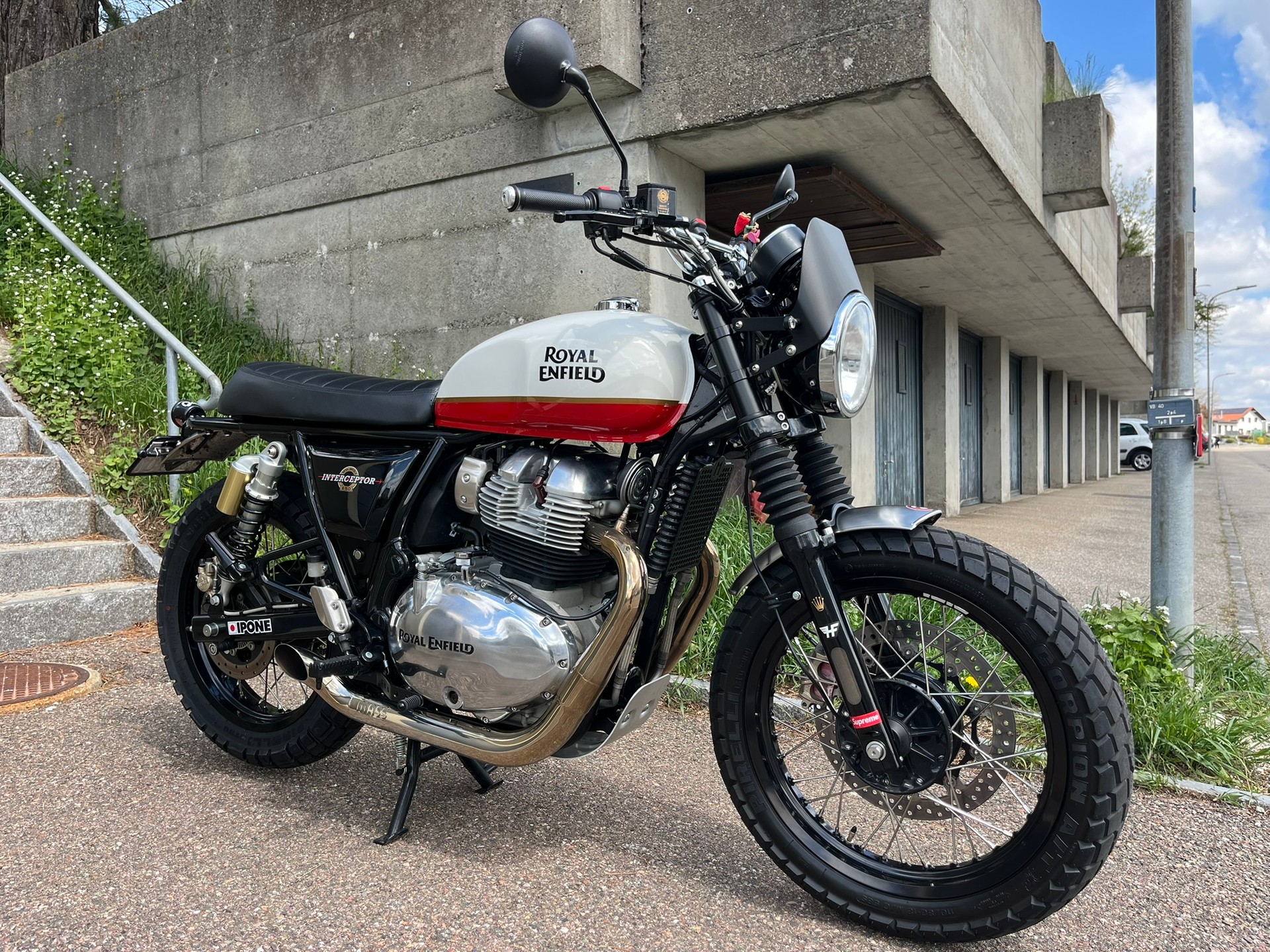 ROYAL ENFIELD Interceptor 650  Custom