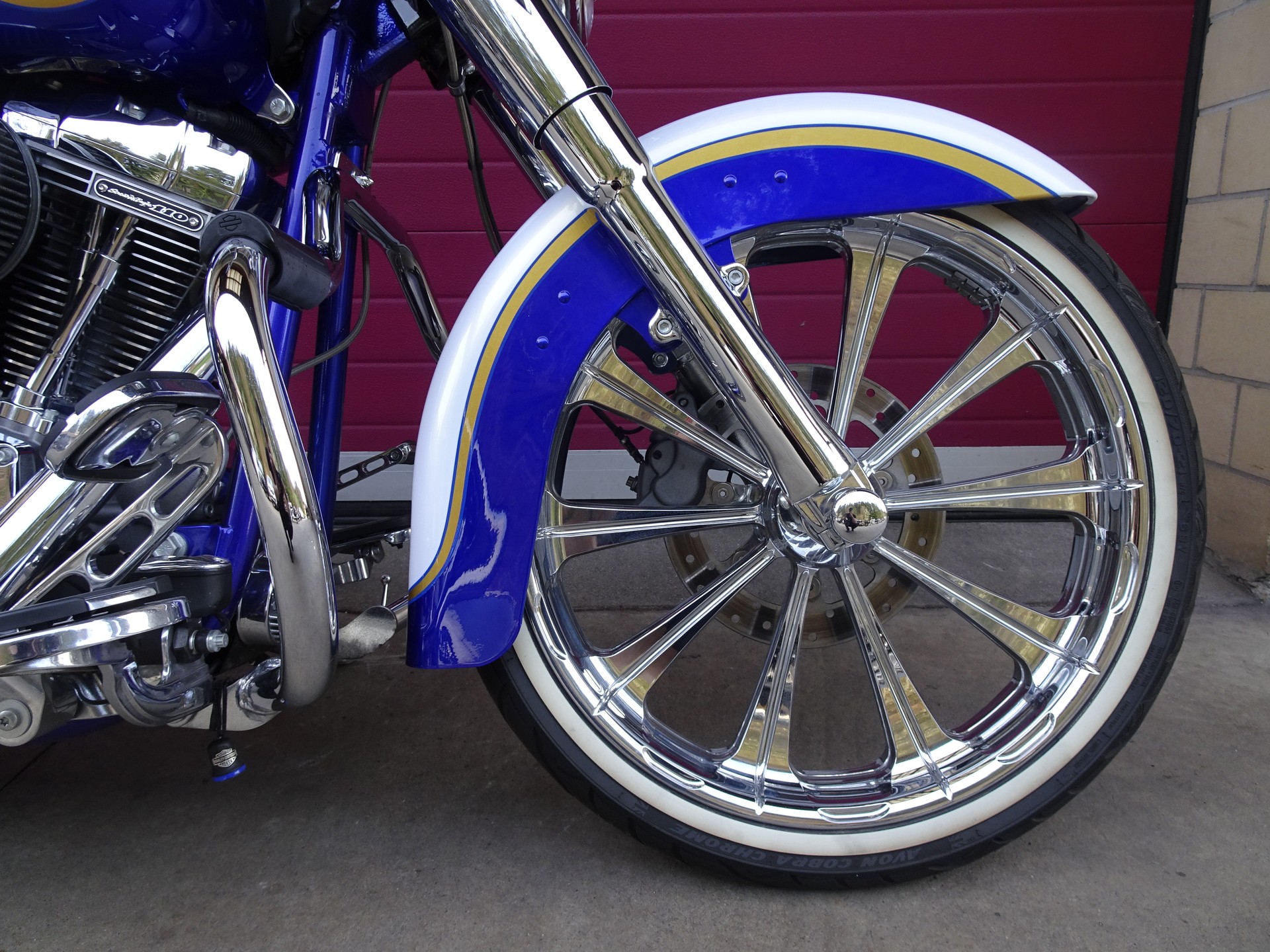 HARLEY-DAVIDSON FLSTNSE Softail Deluxe ABS CVO-showroom-element-1