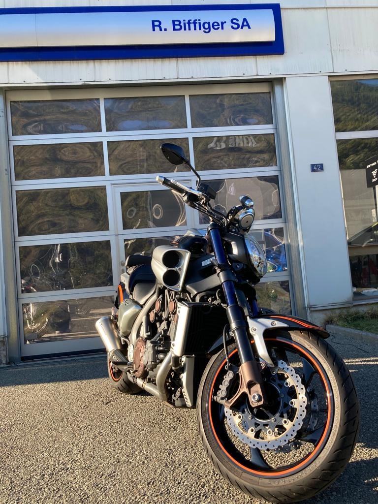 YAMAHA V-MAX
