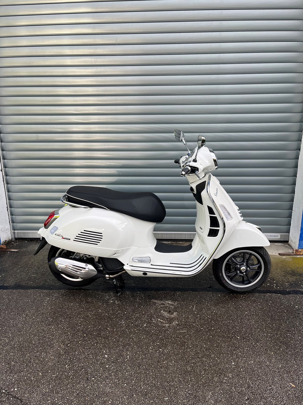 PIAGGIO Vespa GTS ABS-showroom-element-3