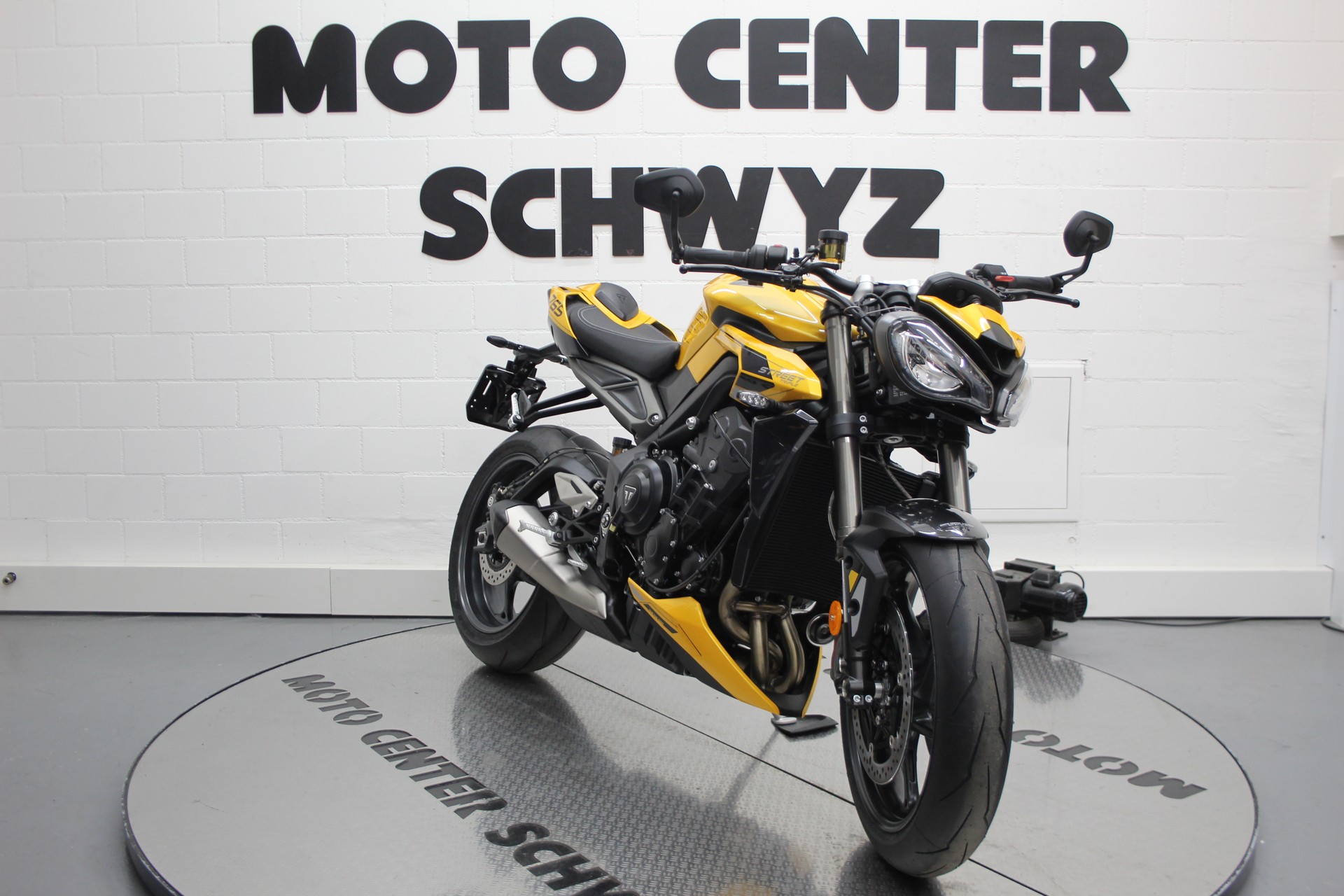 TRIUMPH Street Triple 765 RS-showroom-element-1