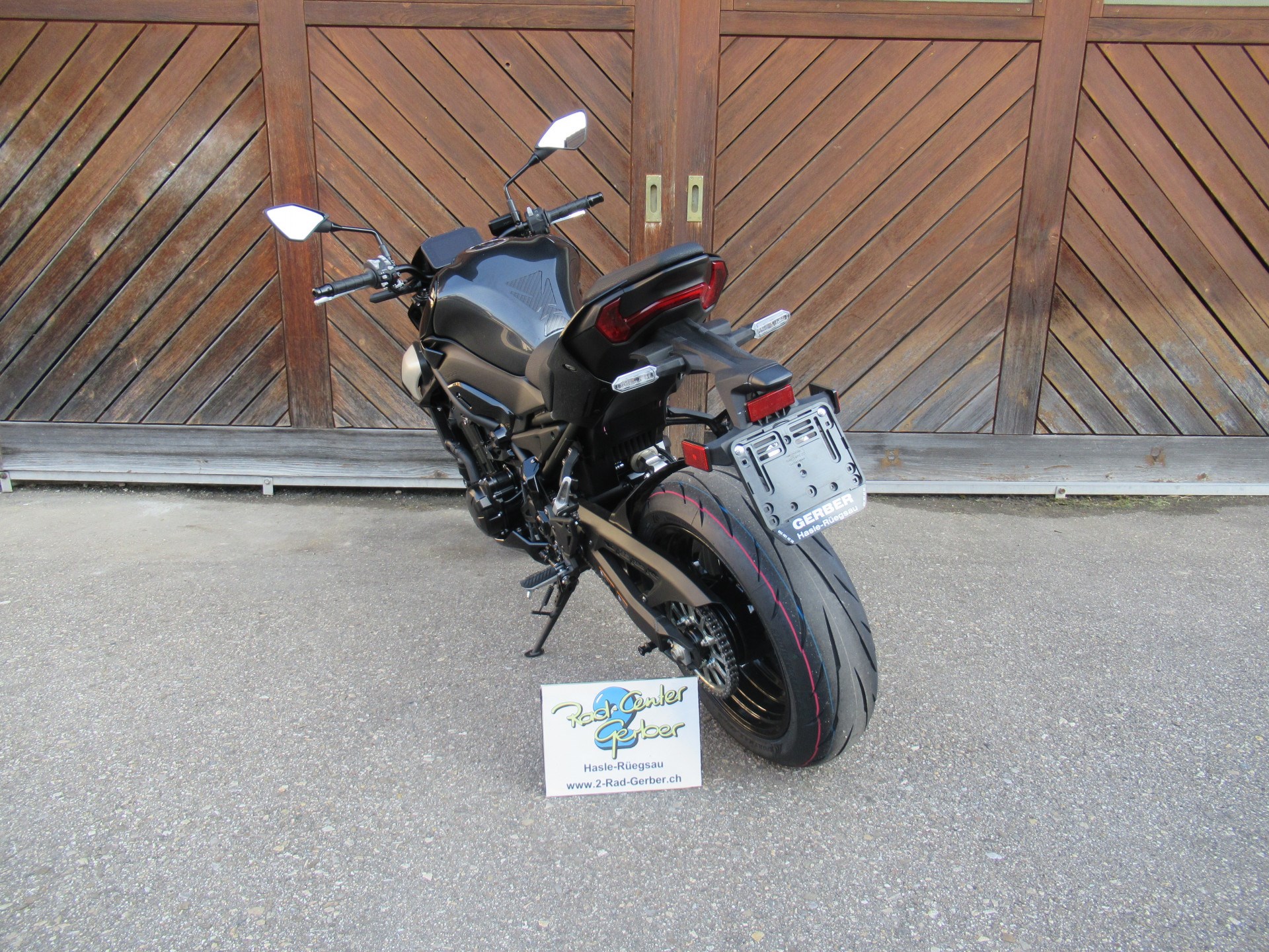 KAWASAKI Z 900-showroom-element-1