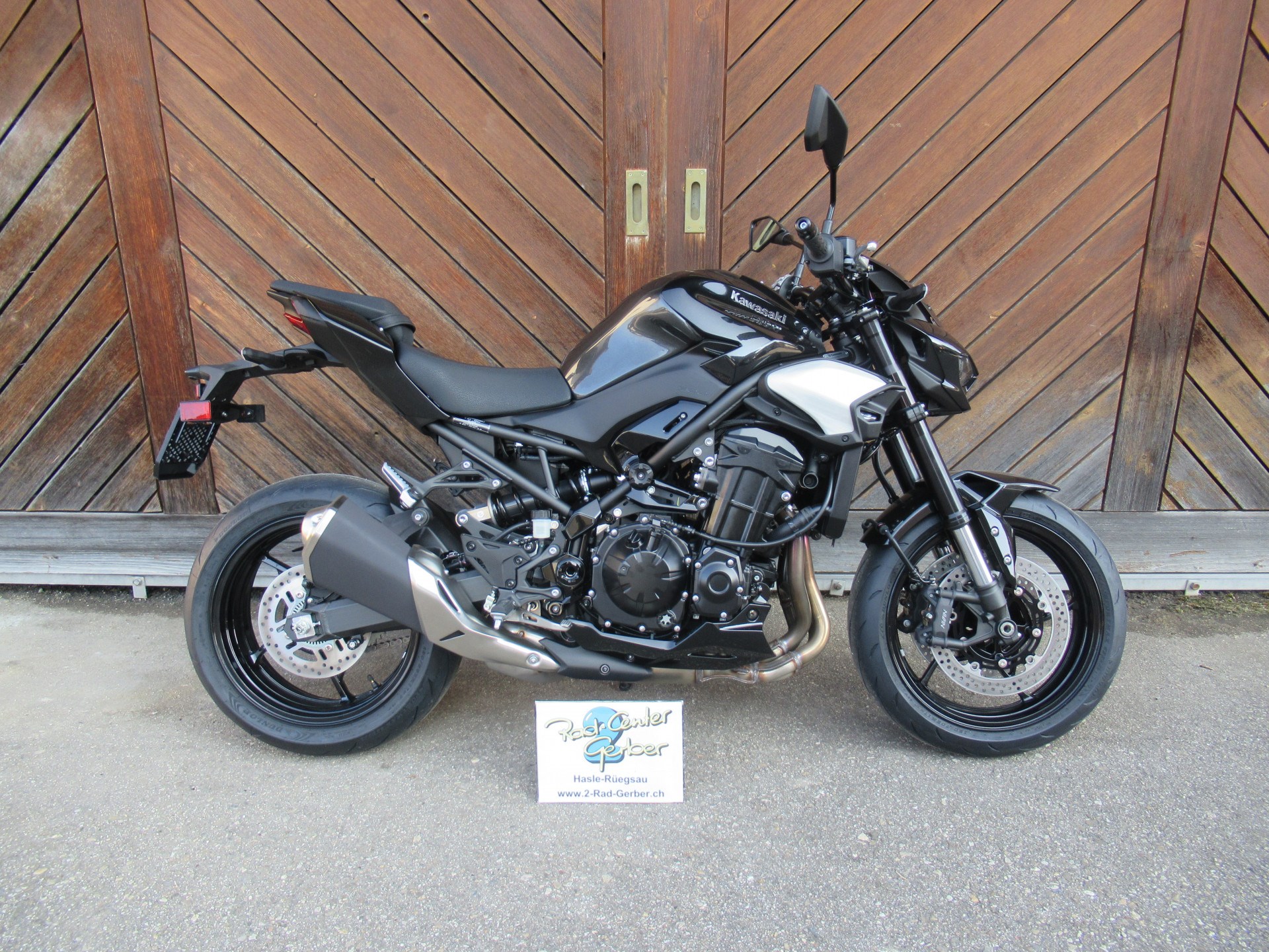 KAWASAKI Z 900-showroom-element-2