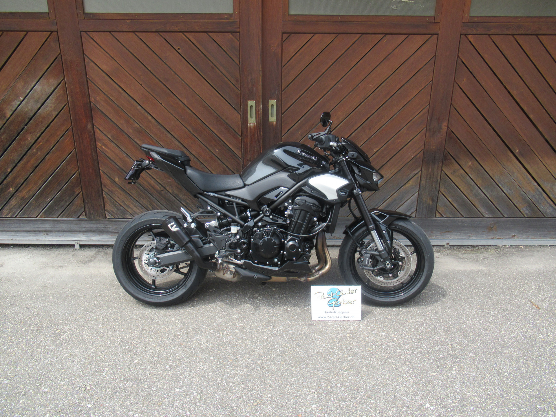KAWASAKI Z 900-image-3
