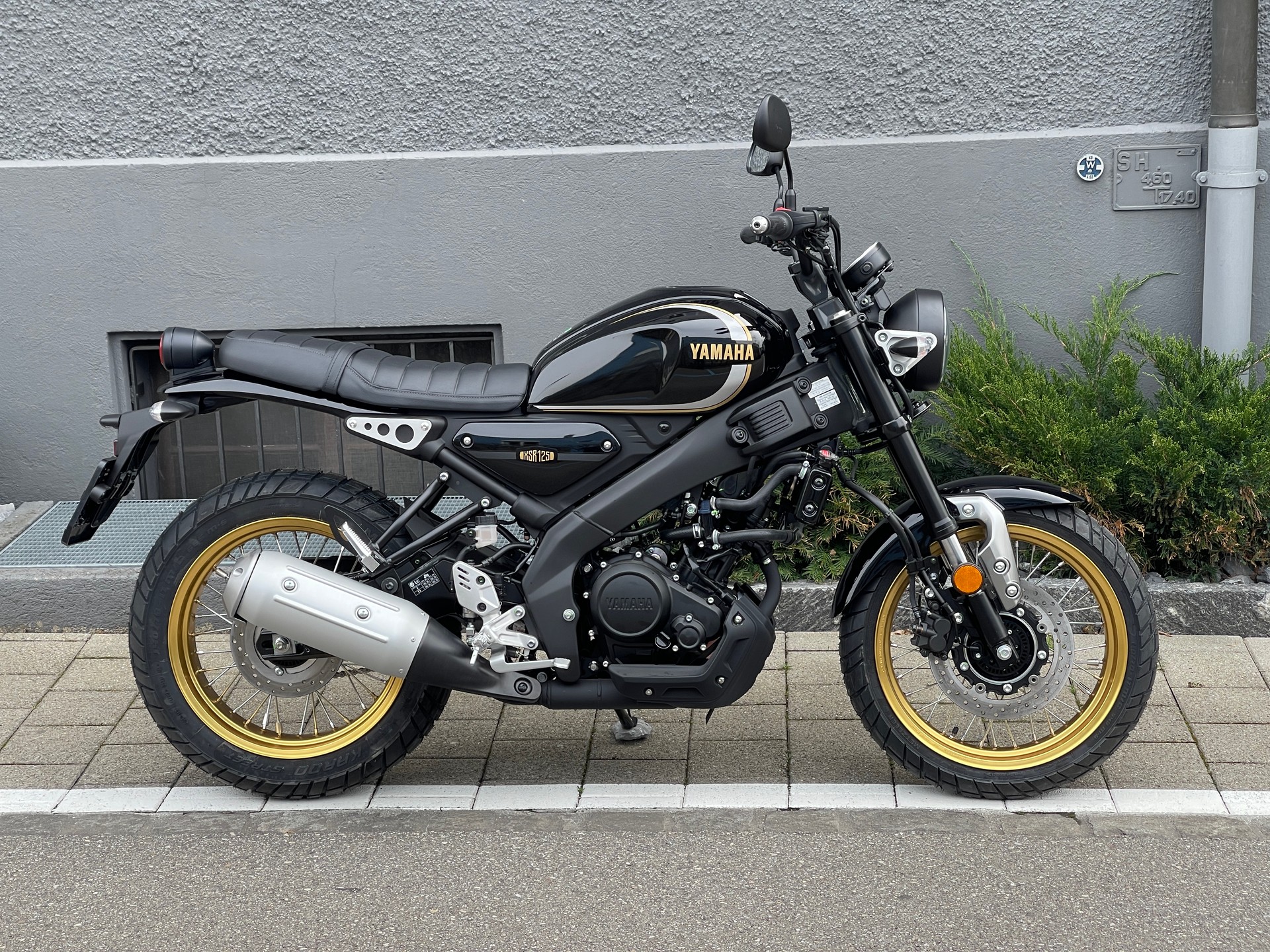 YAMAHA XSR 125 Legacy-showroom-element-1