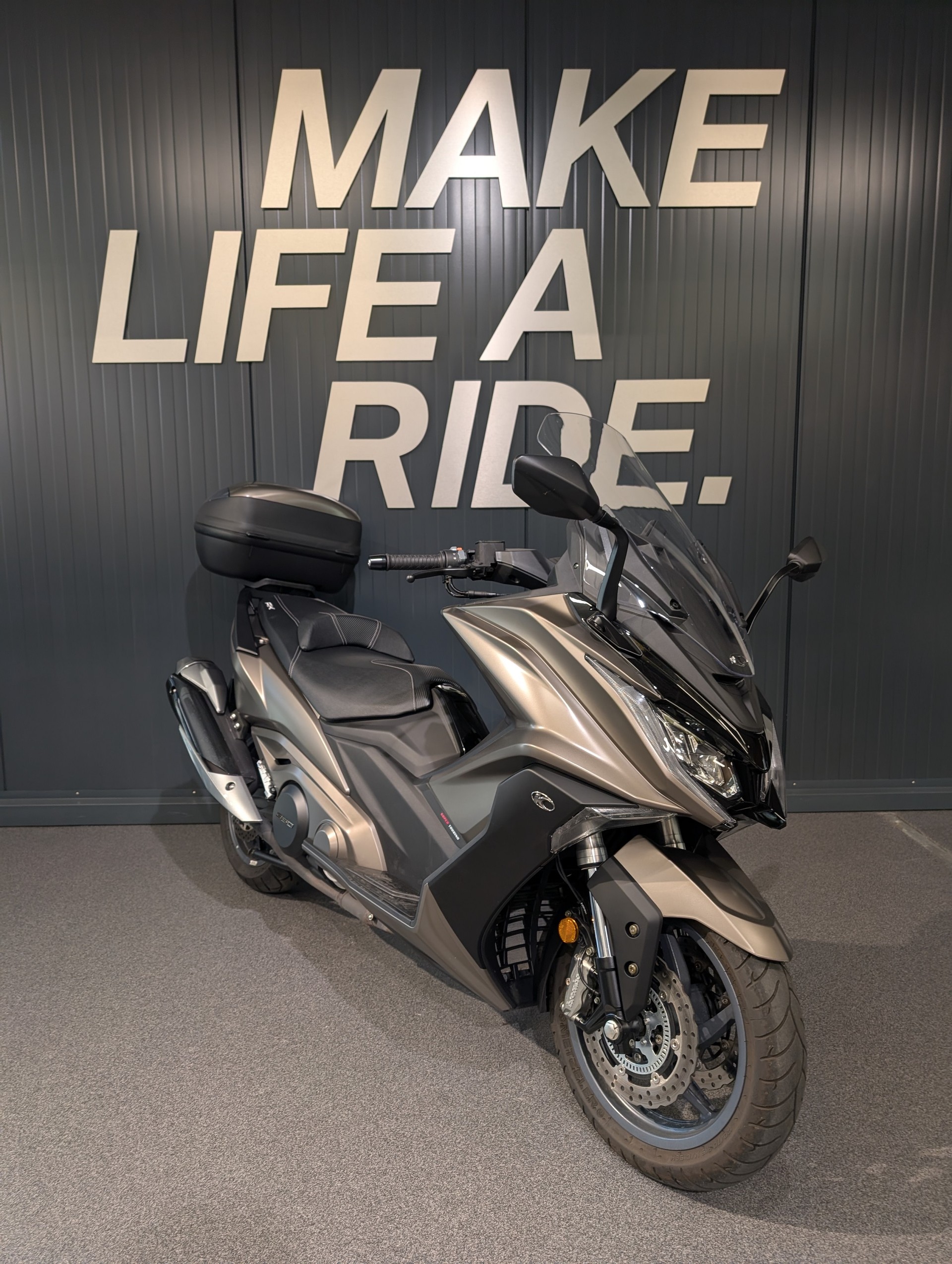 KYMCO AK 550i ETS-showroom-element-1