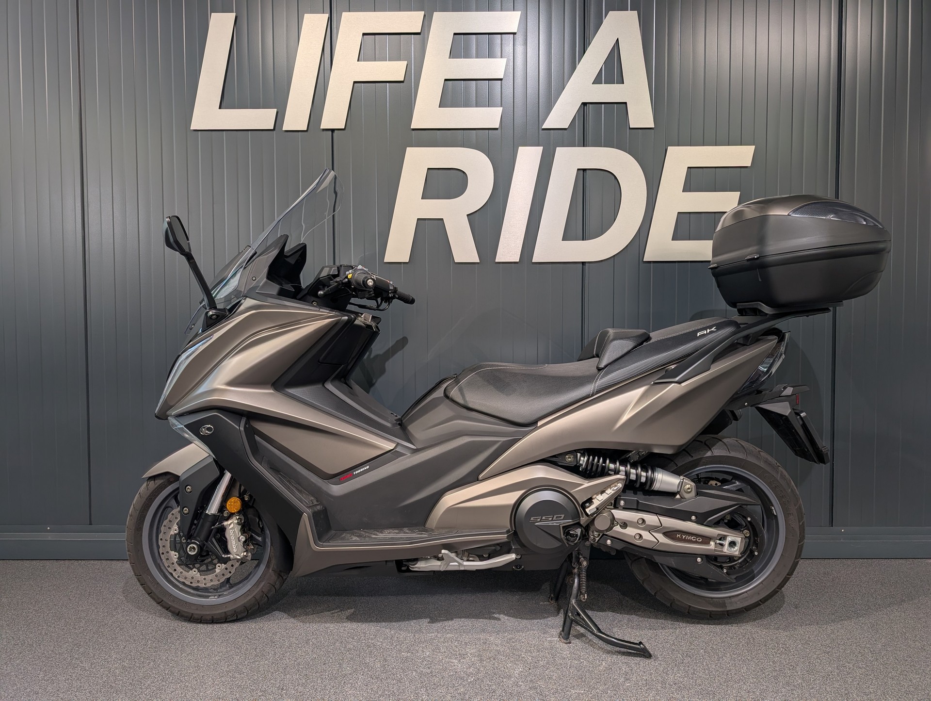 KYMCO AK 550i ETS-showroom-element-2