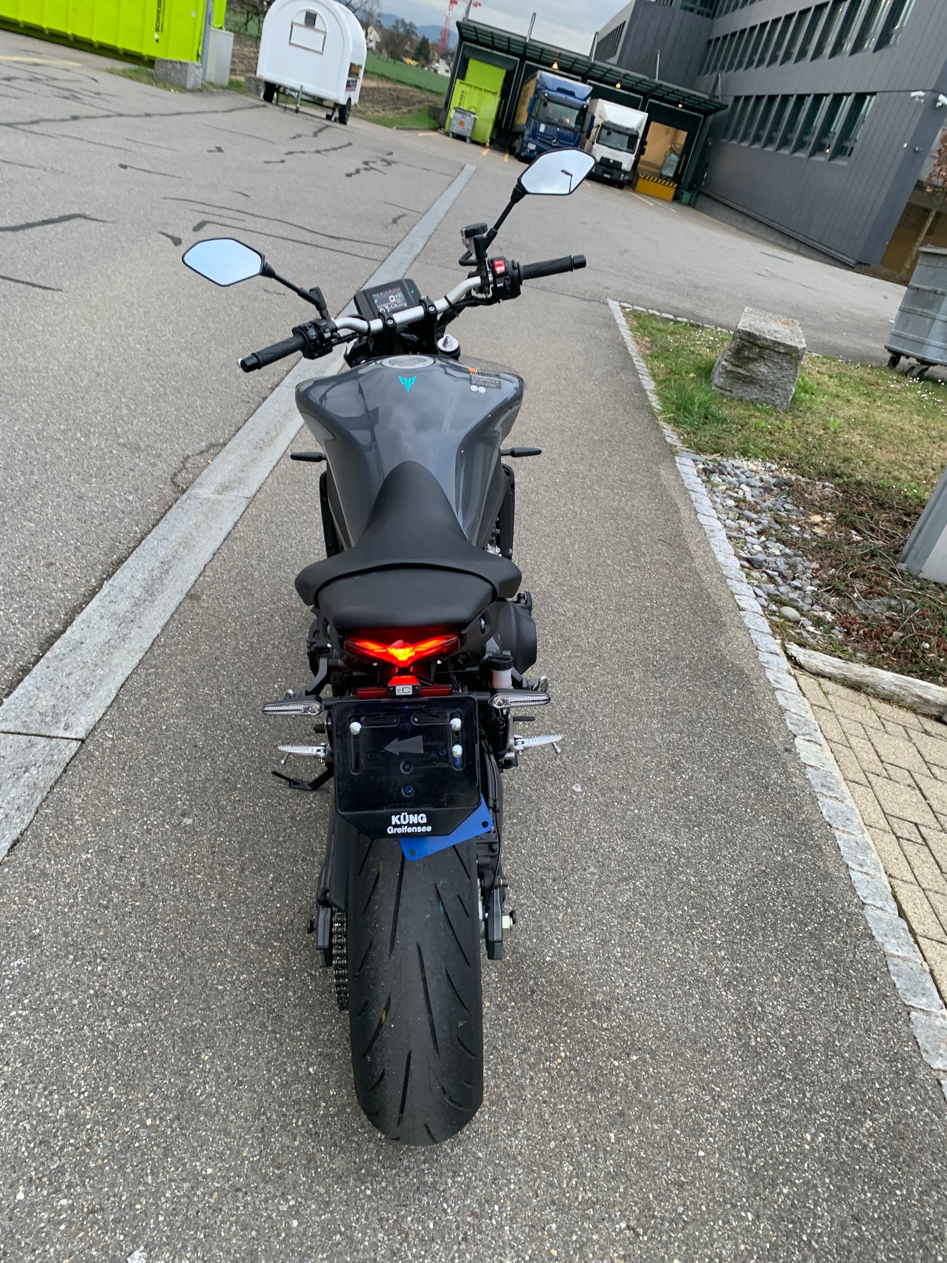 YAMAHA MT-09-image-3