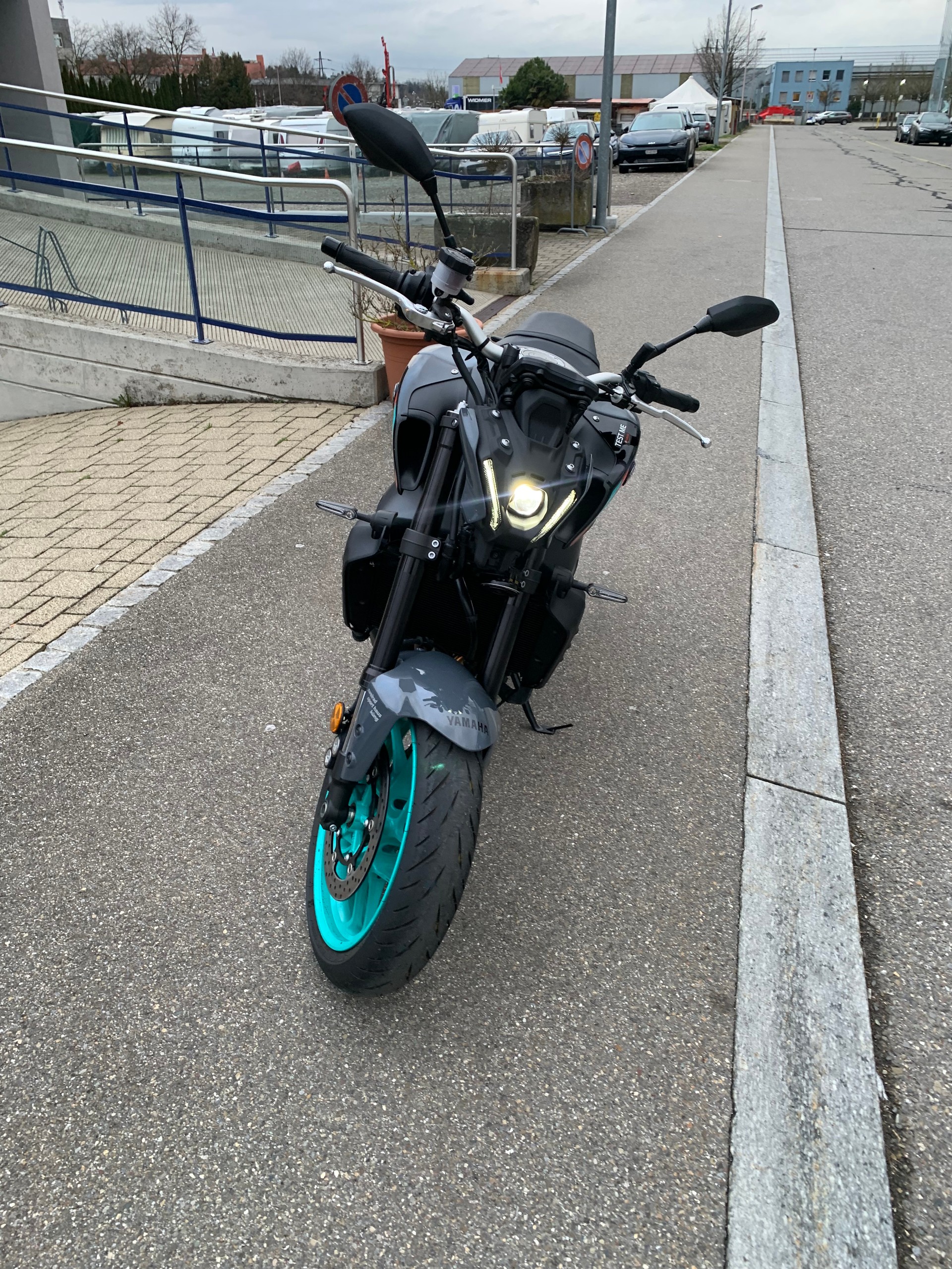 YAMAHA MT-09-image-2