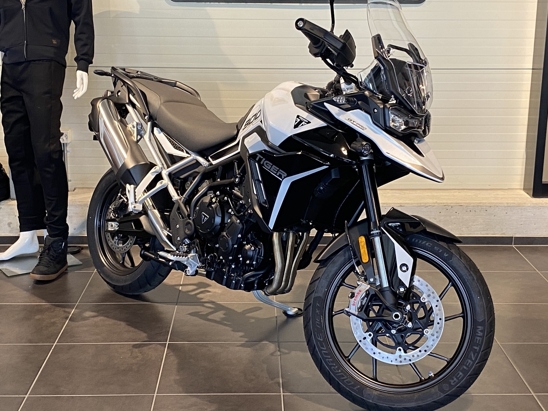 TRIUMPH Tiger 900 GT Pro-showroom-element-2