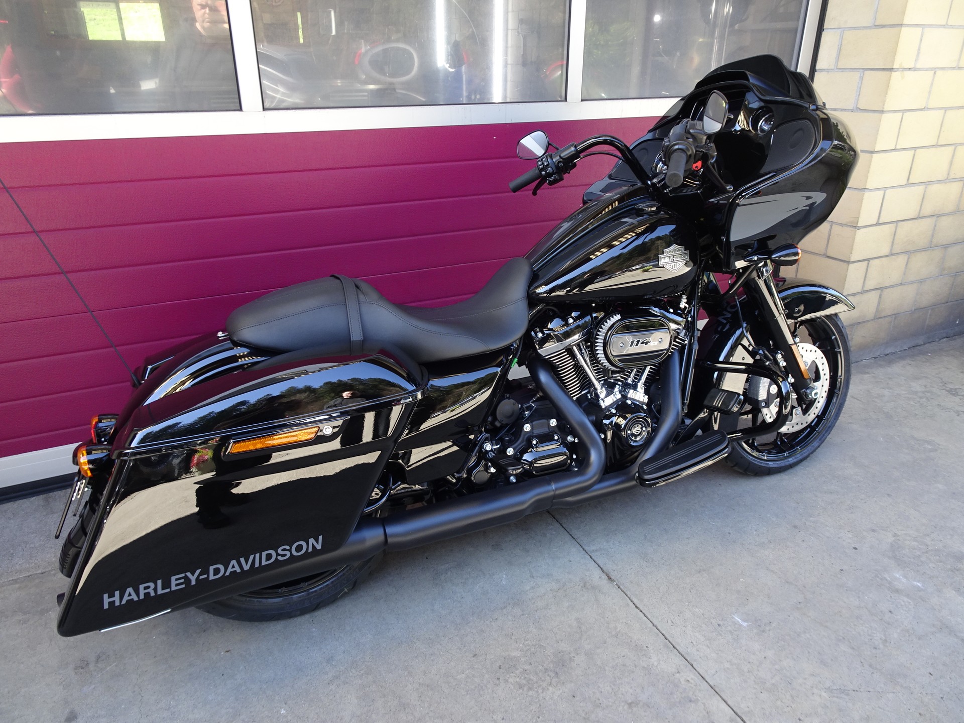 HARLEY-DAVIDSON FLTRXS Road Glide Special  Black Finish 114-showroom-element-3