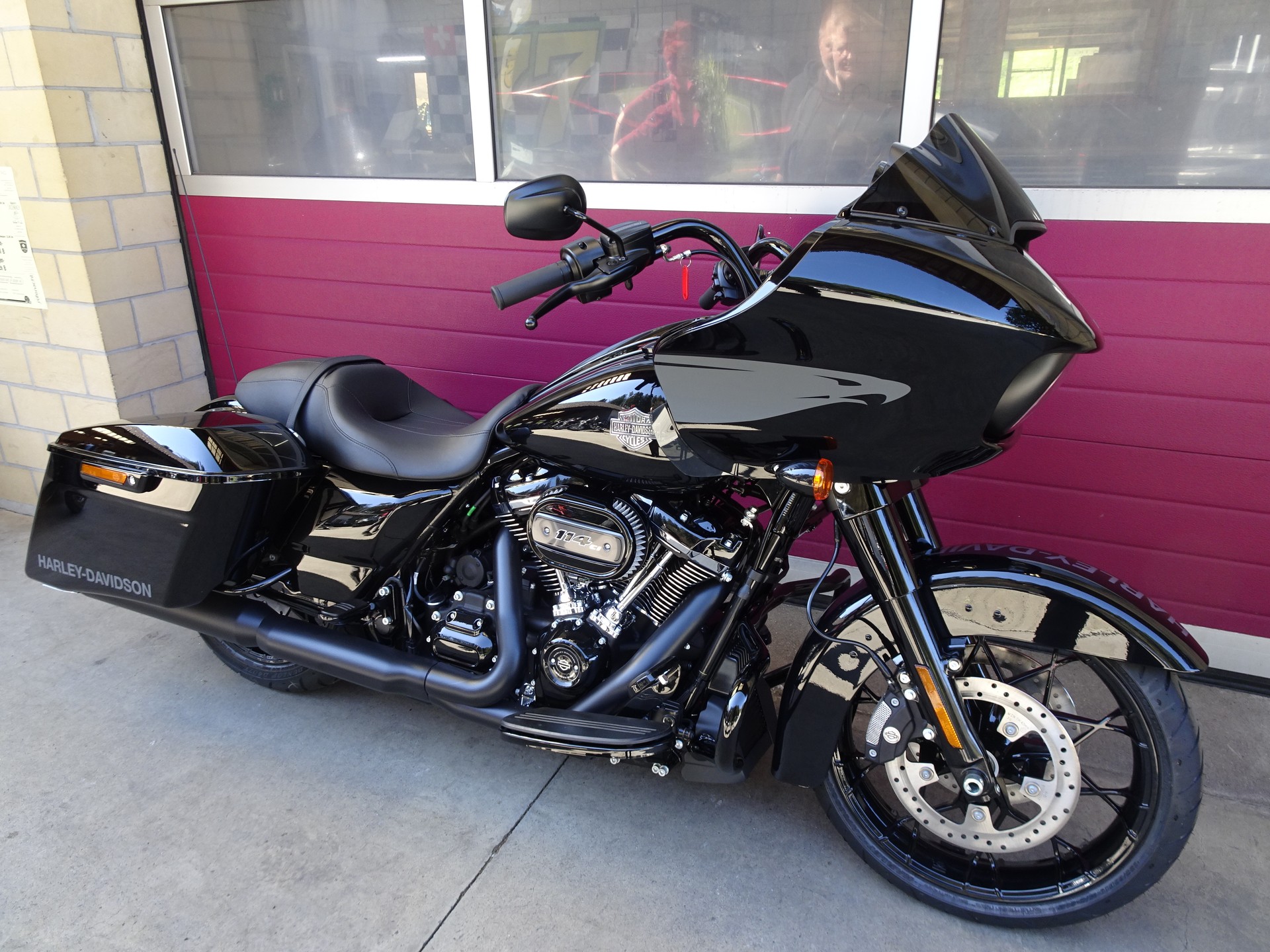 HARLEY-DAVIDSON FLTRXS Road Glide Special  Black Finish 114-showroom-element-2