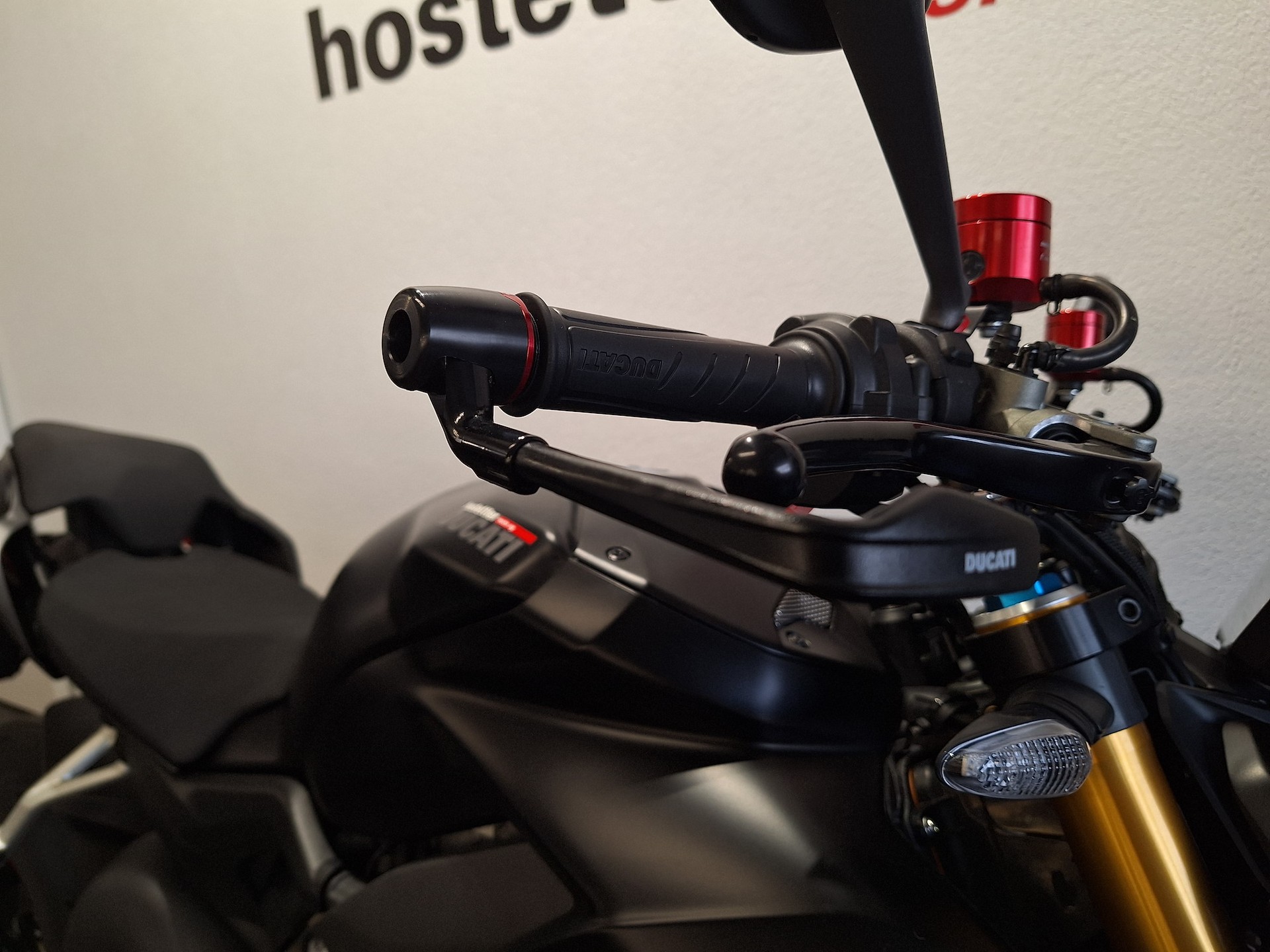 DUCATI Streetfighter V4 S-image-3