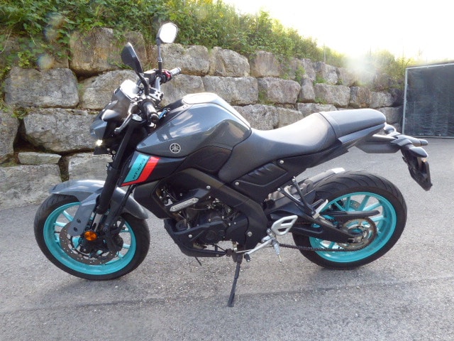 YAMAHA MT-125 ABS-showroom-element-2