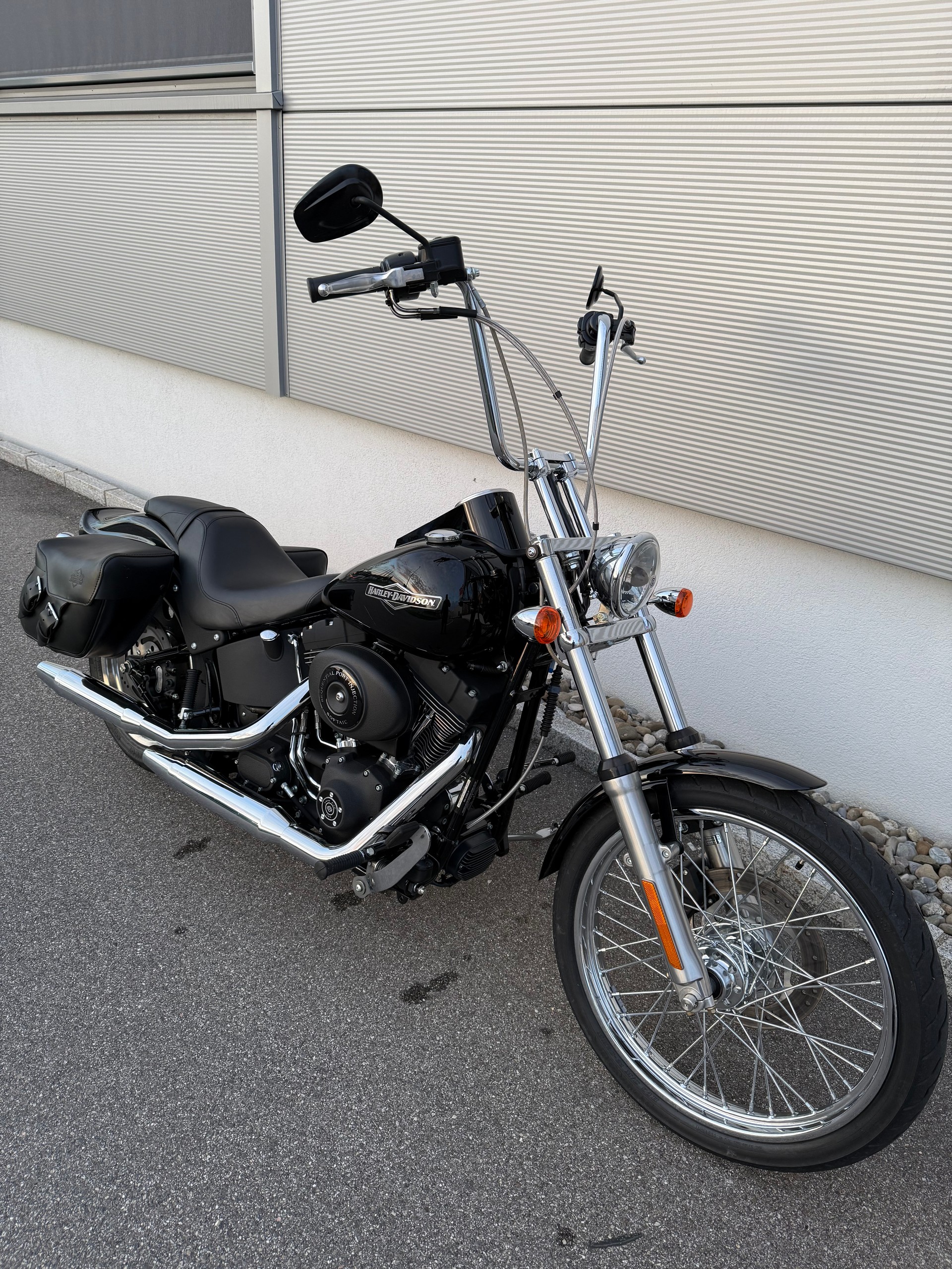 HARLEY-DAVIDSON FXSTBI Night Train-showroom-element-1