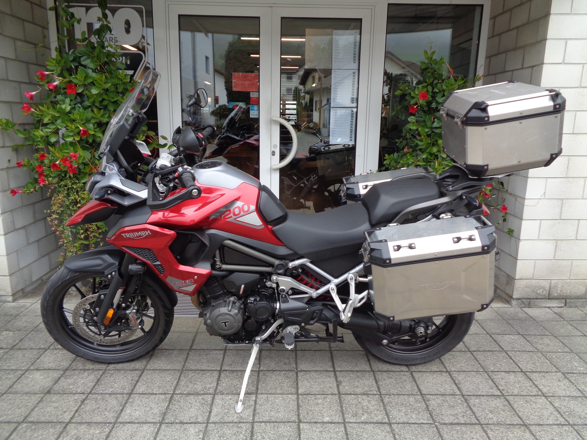 TRIUMPH Tiger 1200 GT Pro-showroom-element-2