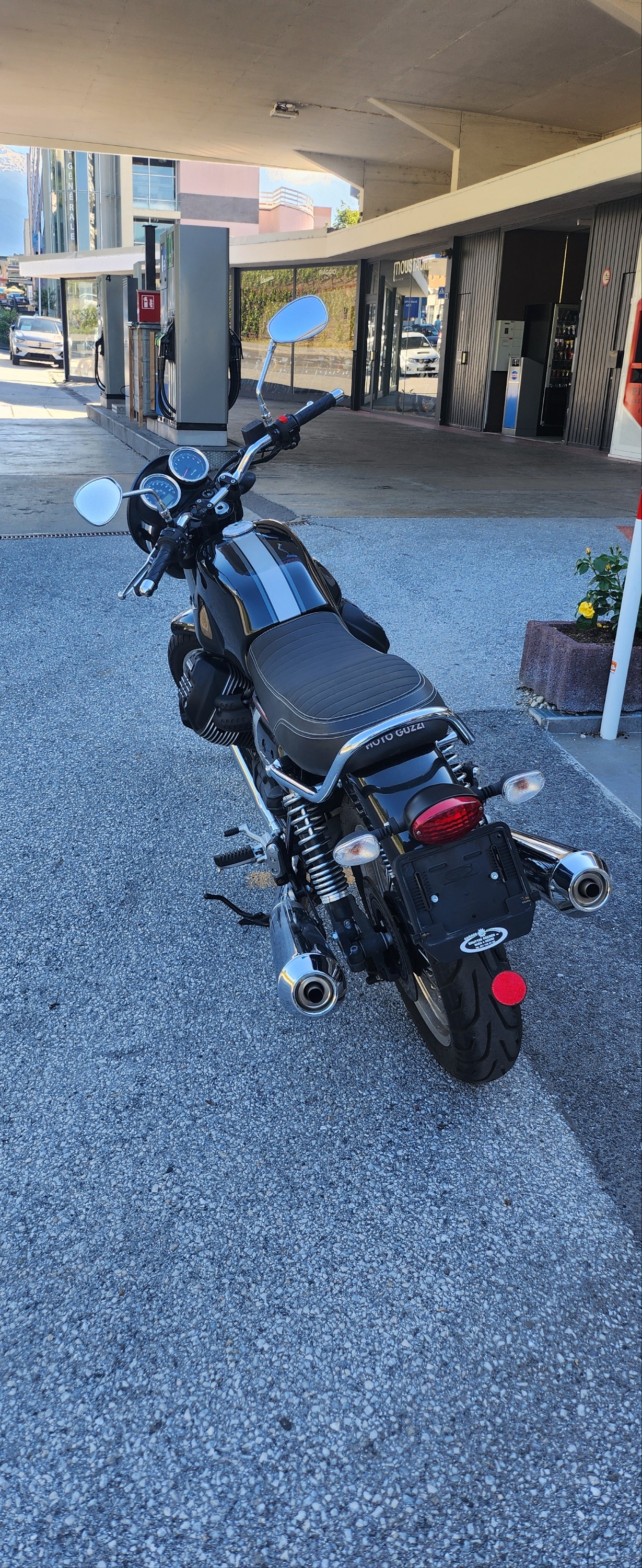 MOTO GUZZI V7 III Special 750 ABS-showroom-element-3