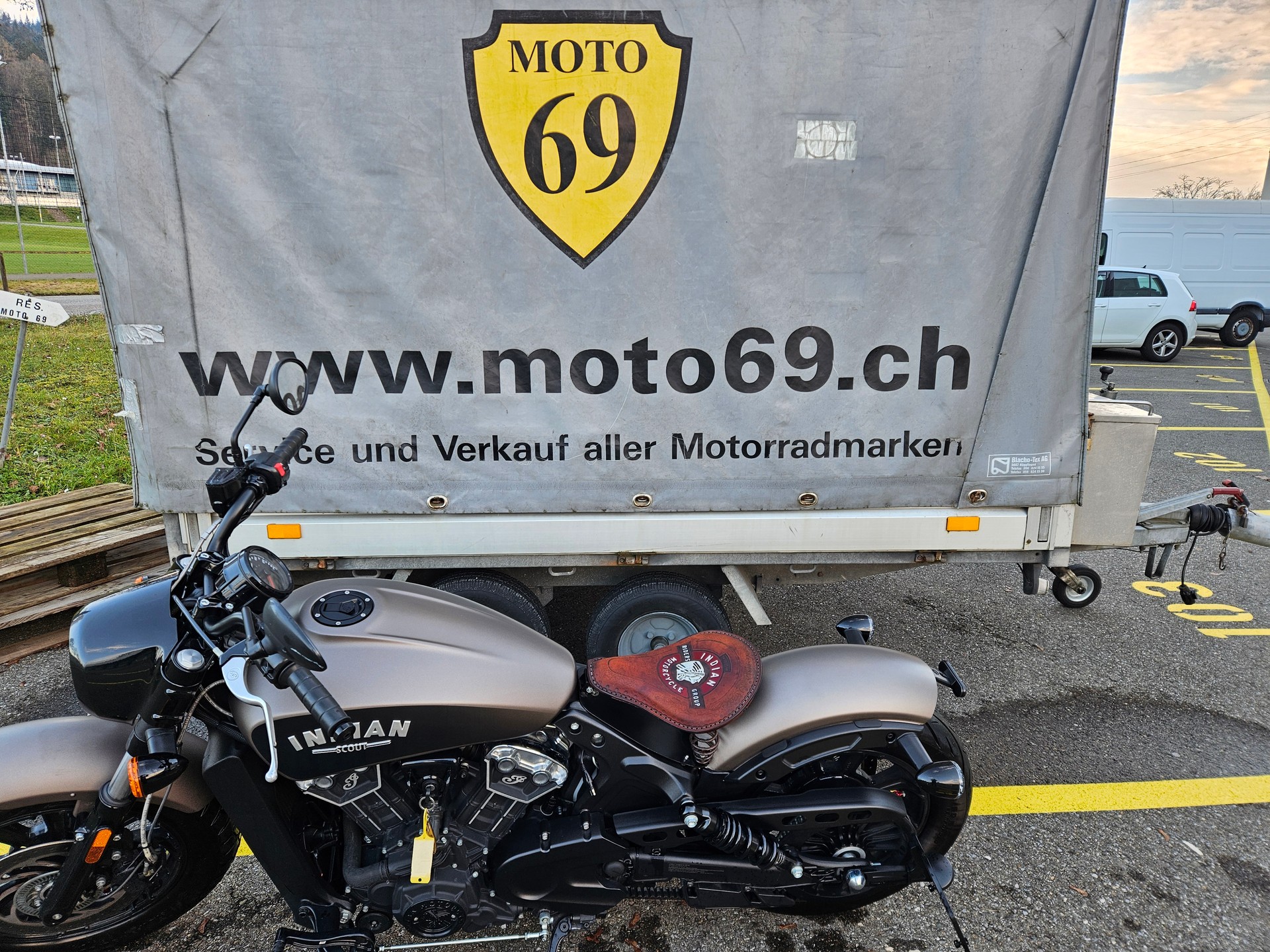 INDIAN Scout Bobber ABS-showroom-element-2