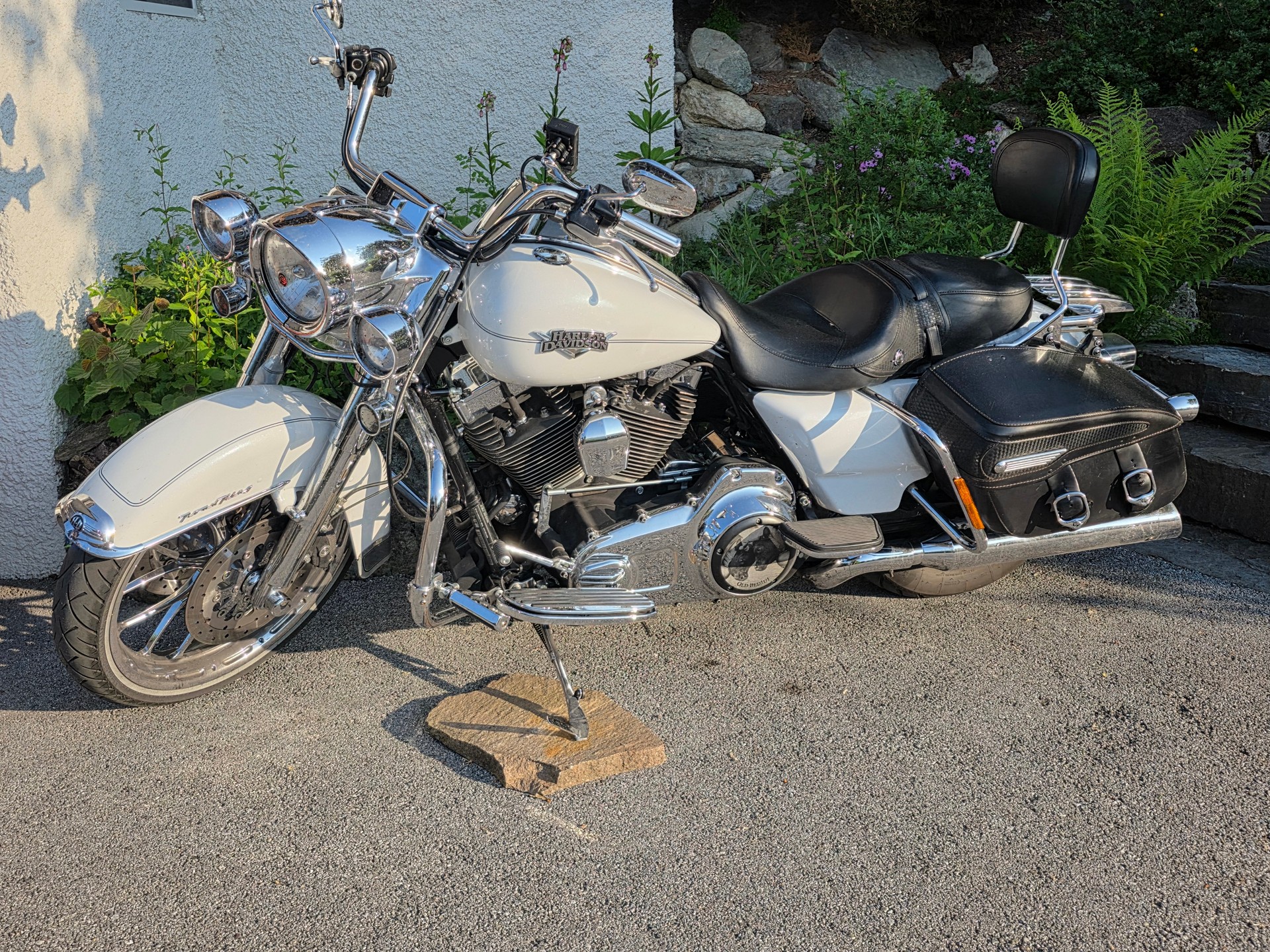 HARLEY-DAVIDSON FLHRC Road King Classic 103 ABS-image-2
