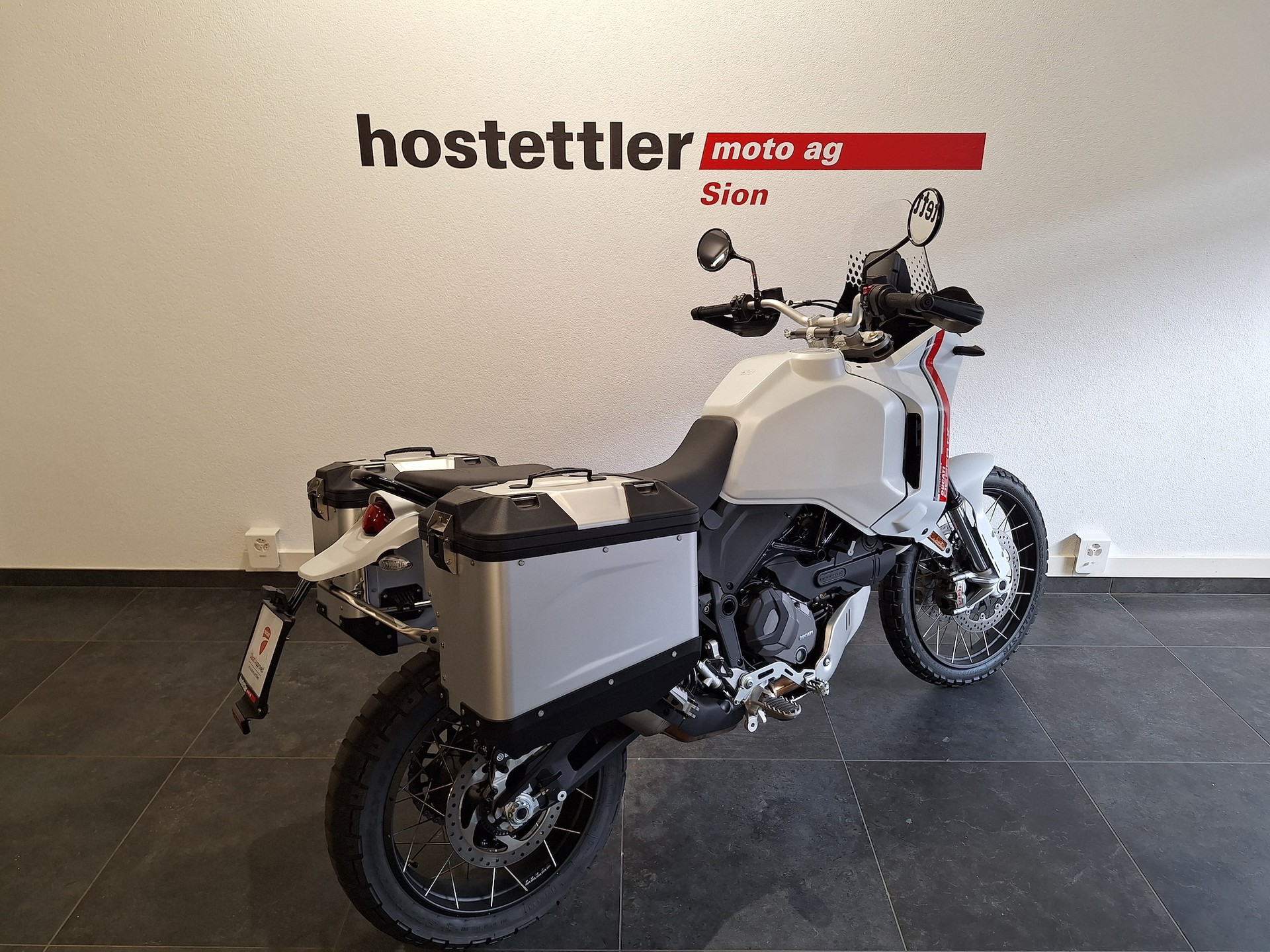 DUCATI Desert X-image-4