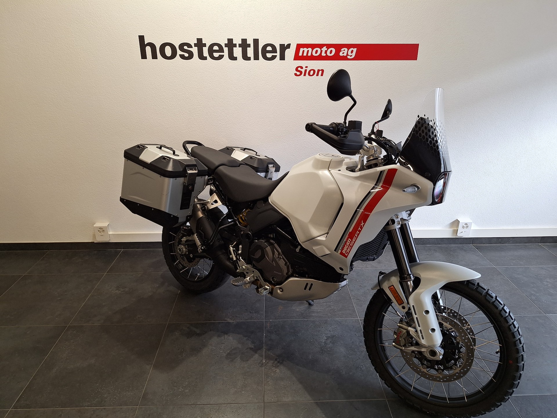 DUCATI Desert X-image-0