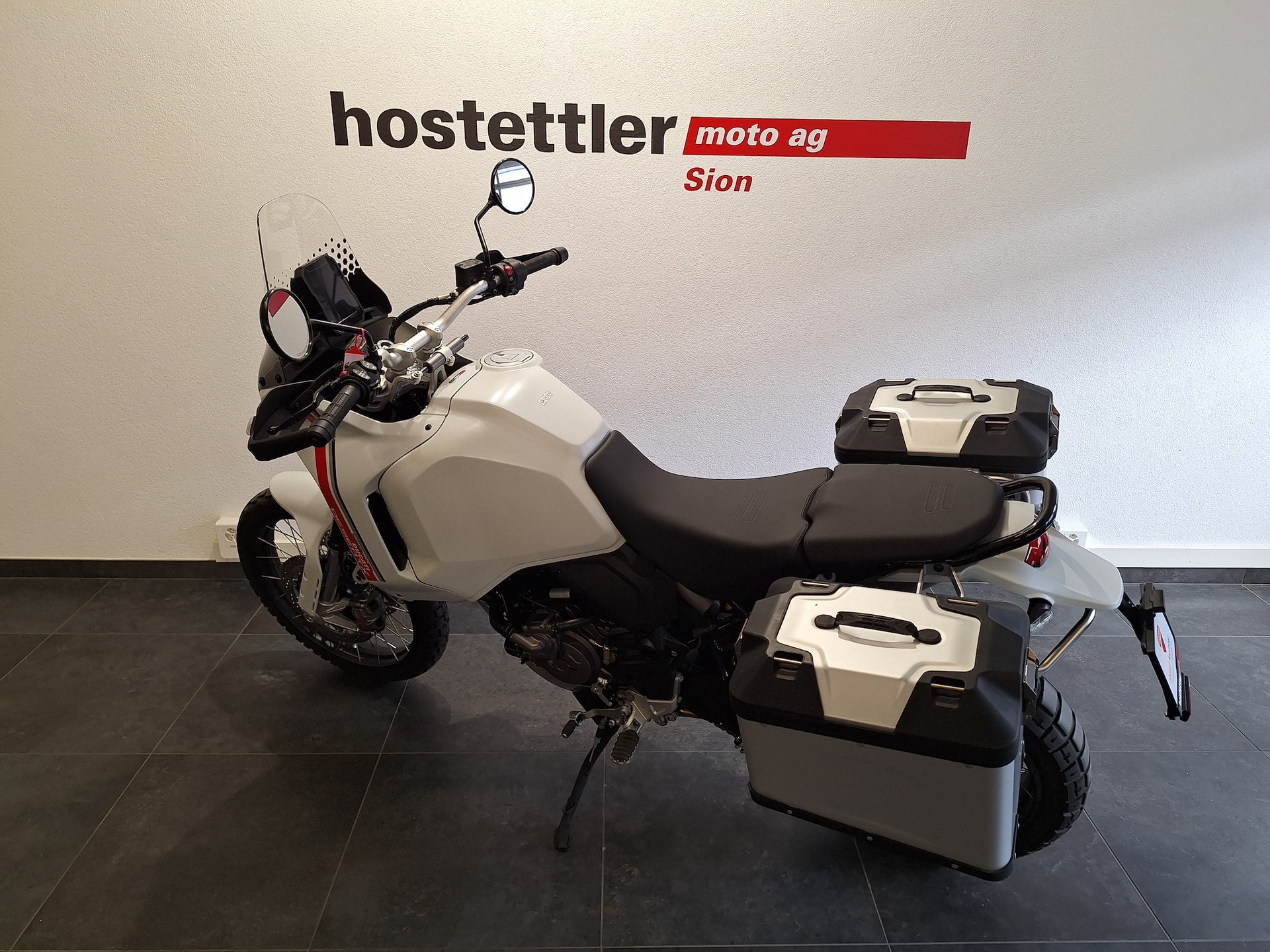 DUCATI Desert X-image-3