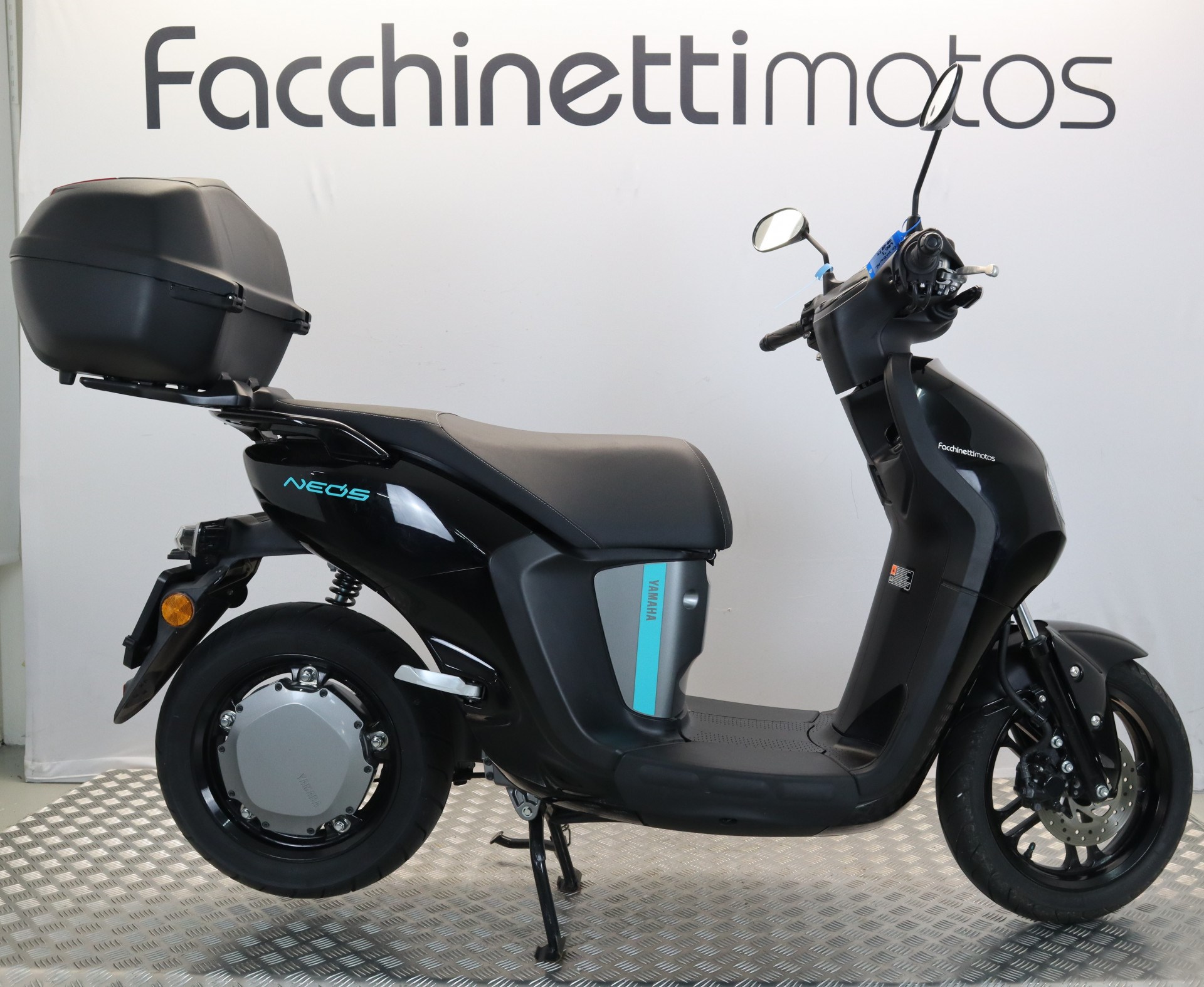 YAMAHA Neos