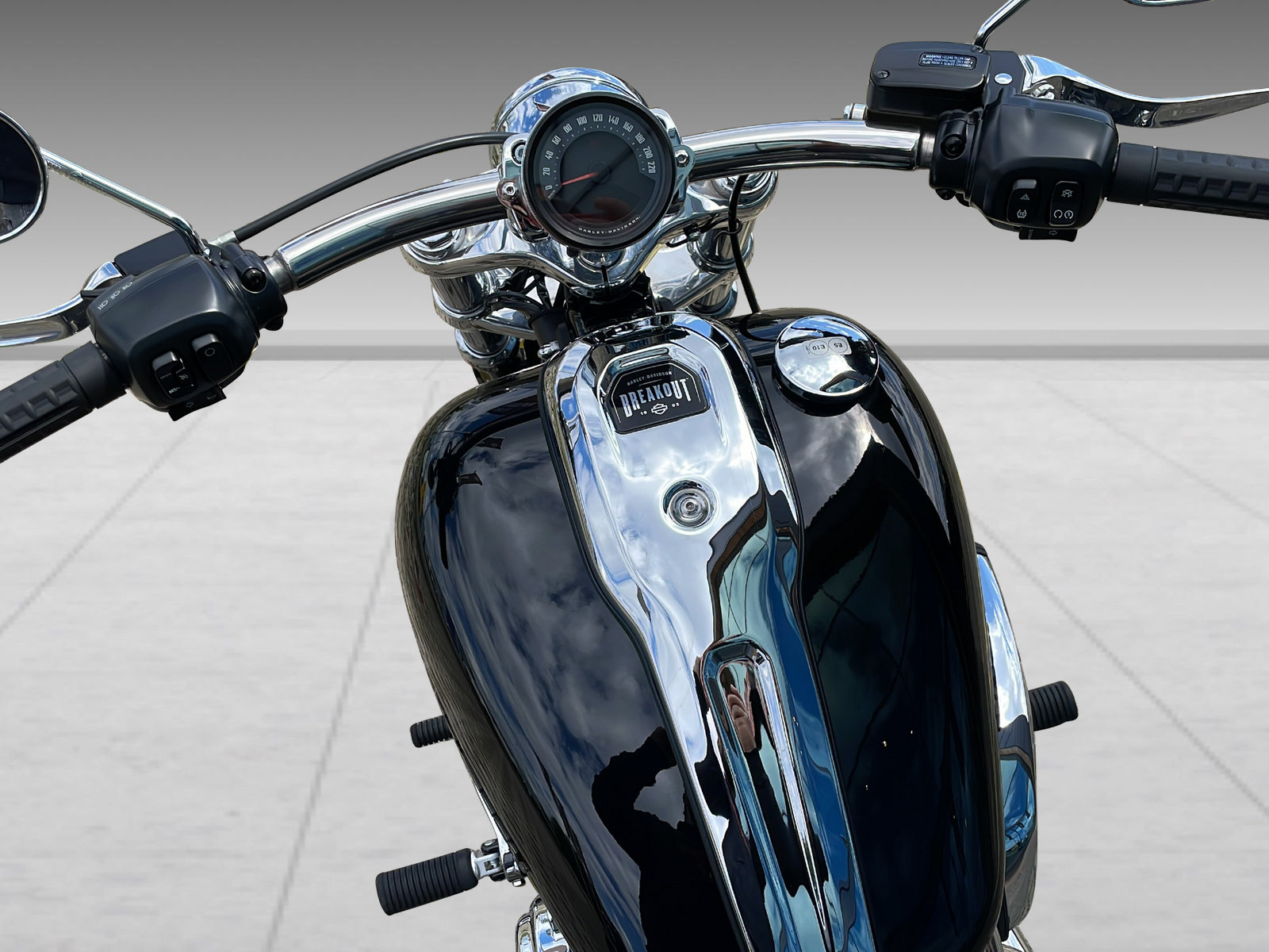 HARLEY-DAVIDSON FXBR Breakout 117-image-7