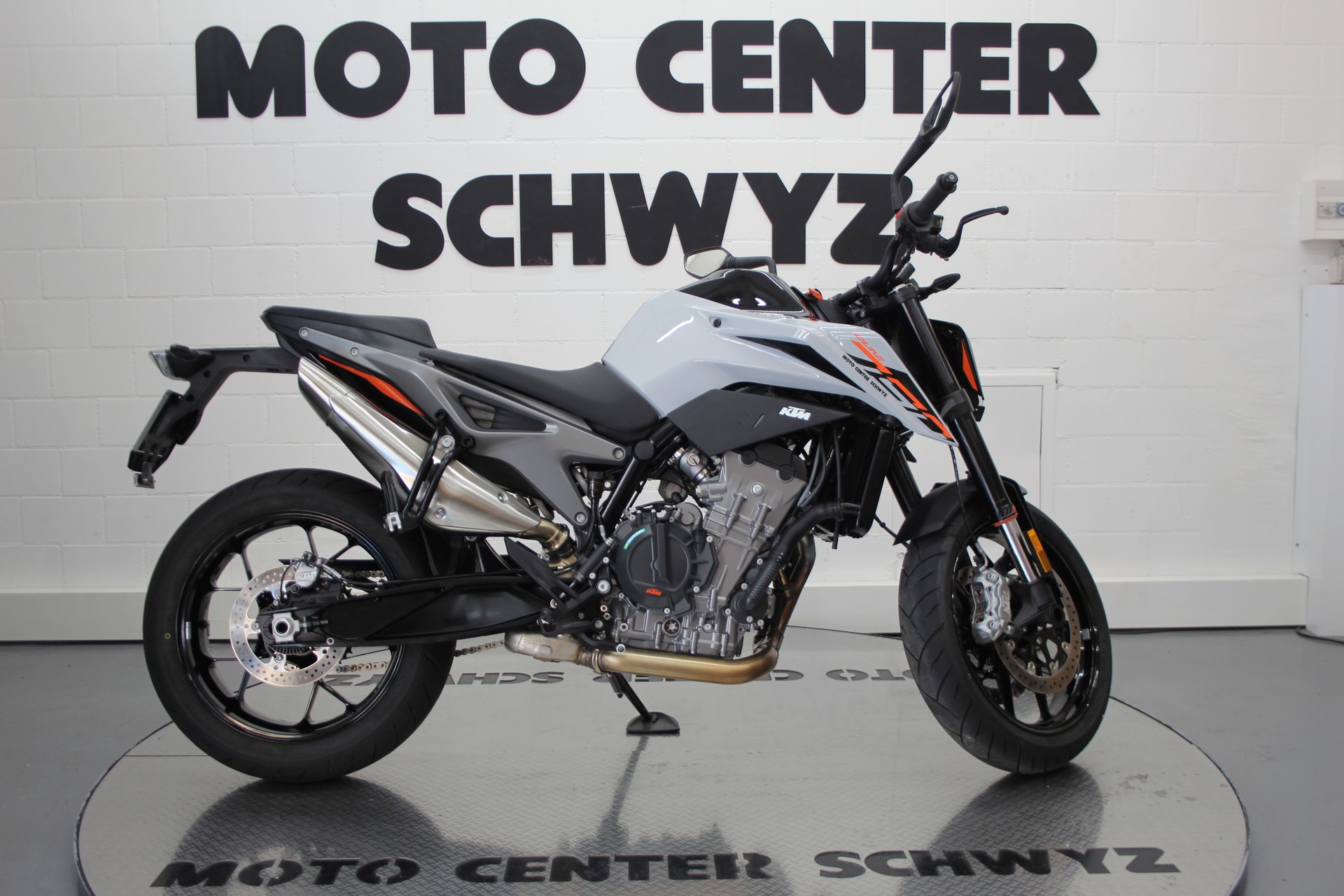 KTM 790 Duke L