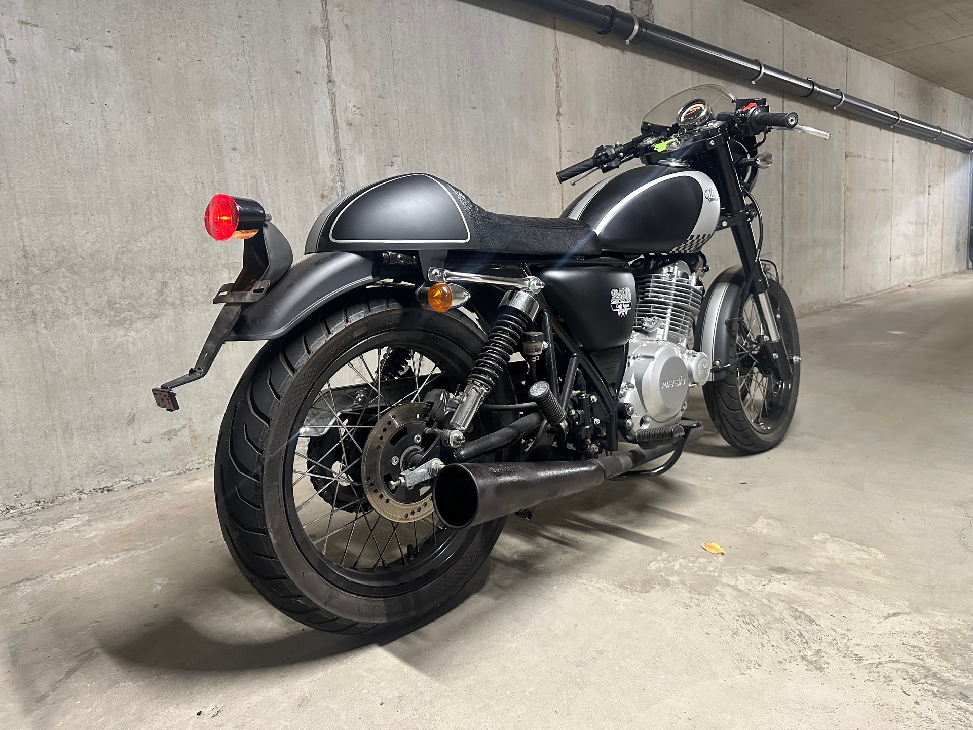 MASH 250 Cafe Racer-image-2