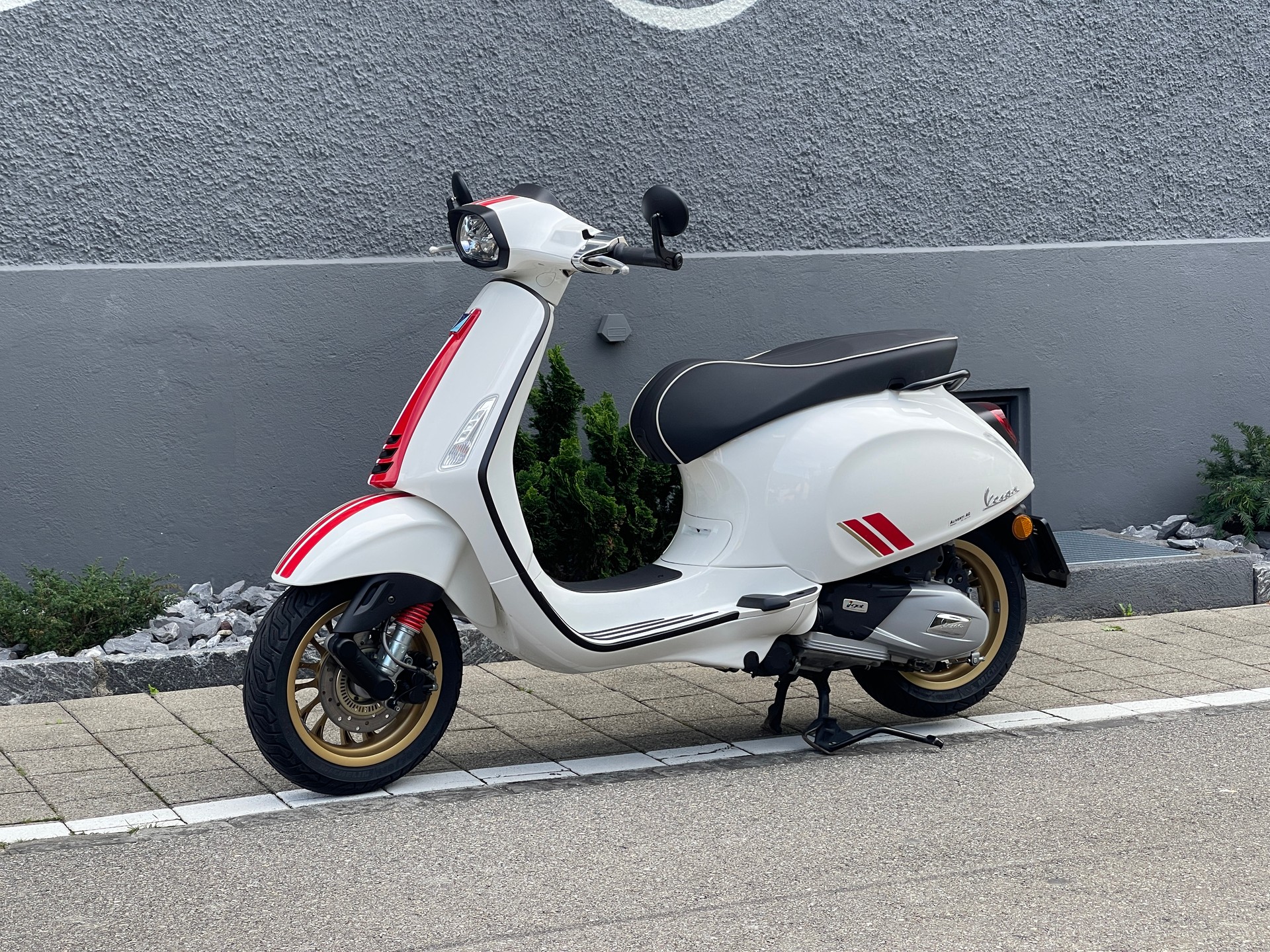 Vespa 125 Vespa 946 Armani Usata Vespa 946 Vespa Prezzi Usato