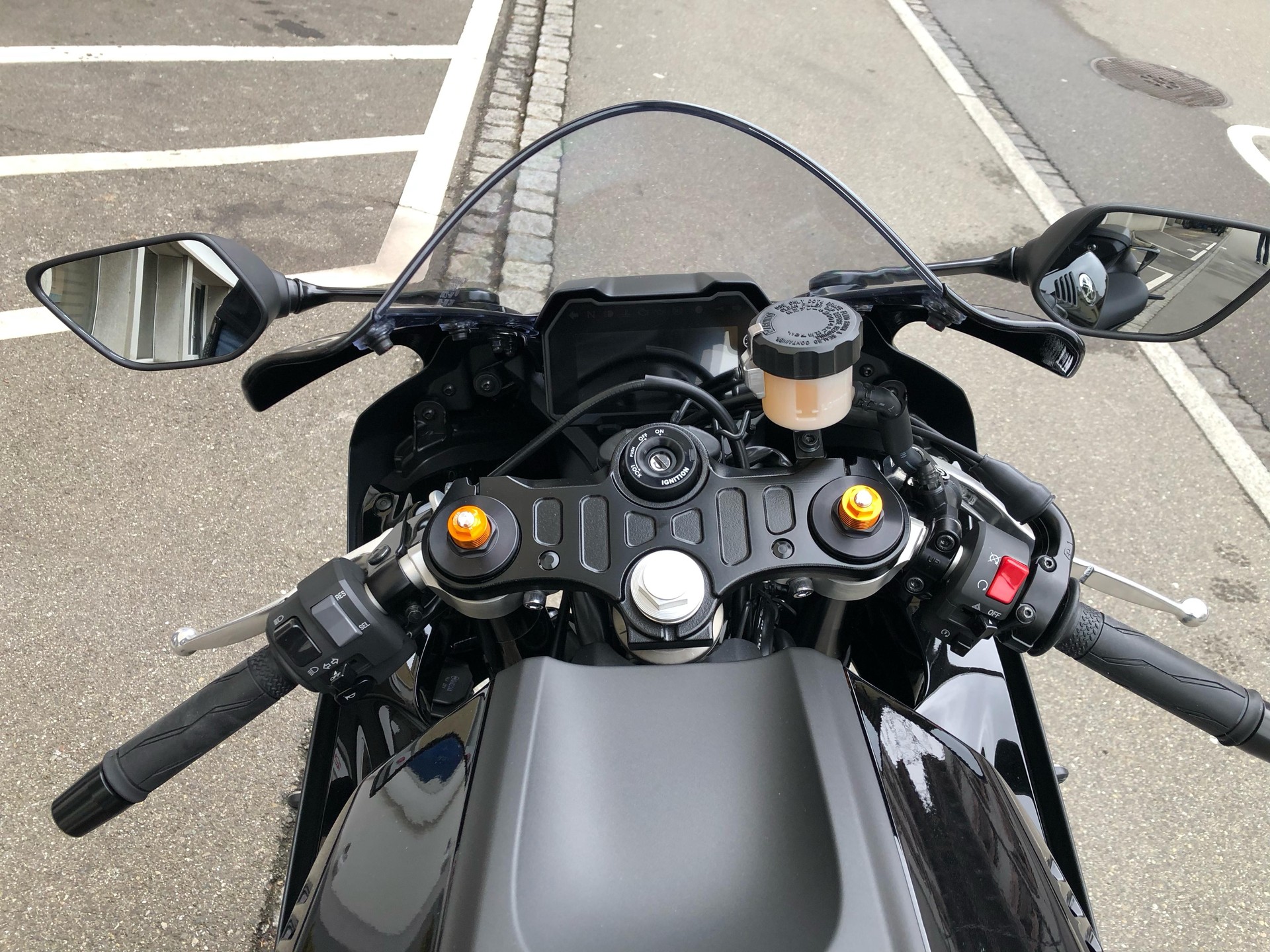 YAMAHA YZF-R7-image-5
