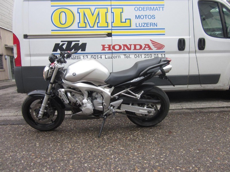 YAMAHA FZ6 N (25kW)-showroom-element-1