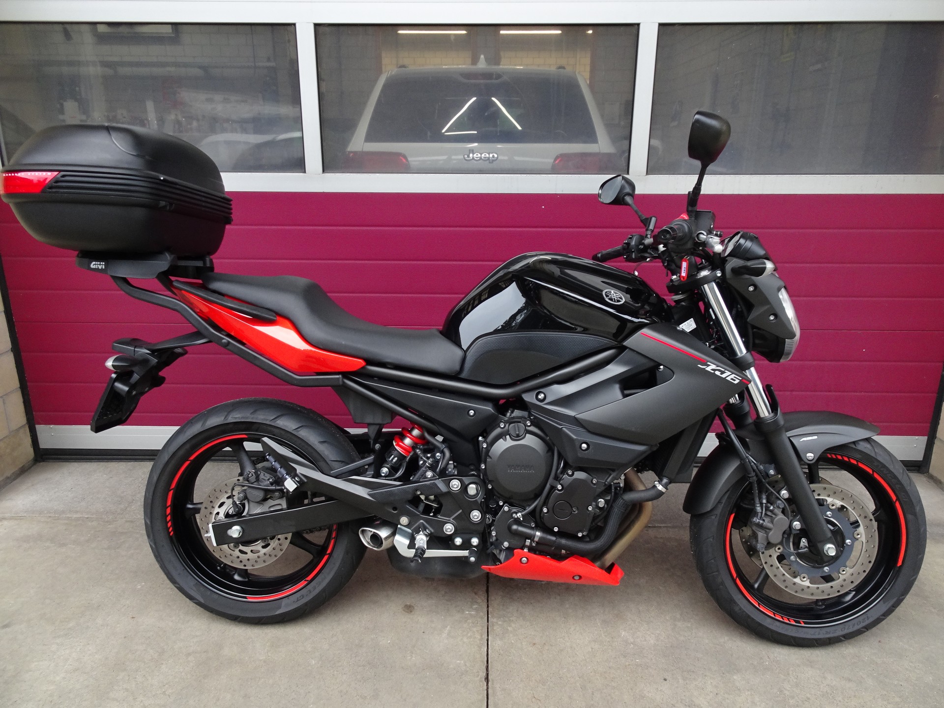 YAMAHA XJ 6 N ABS