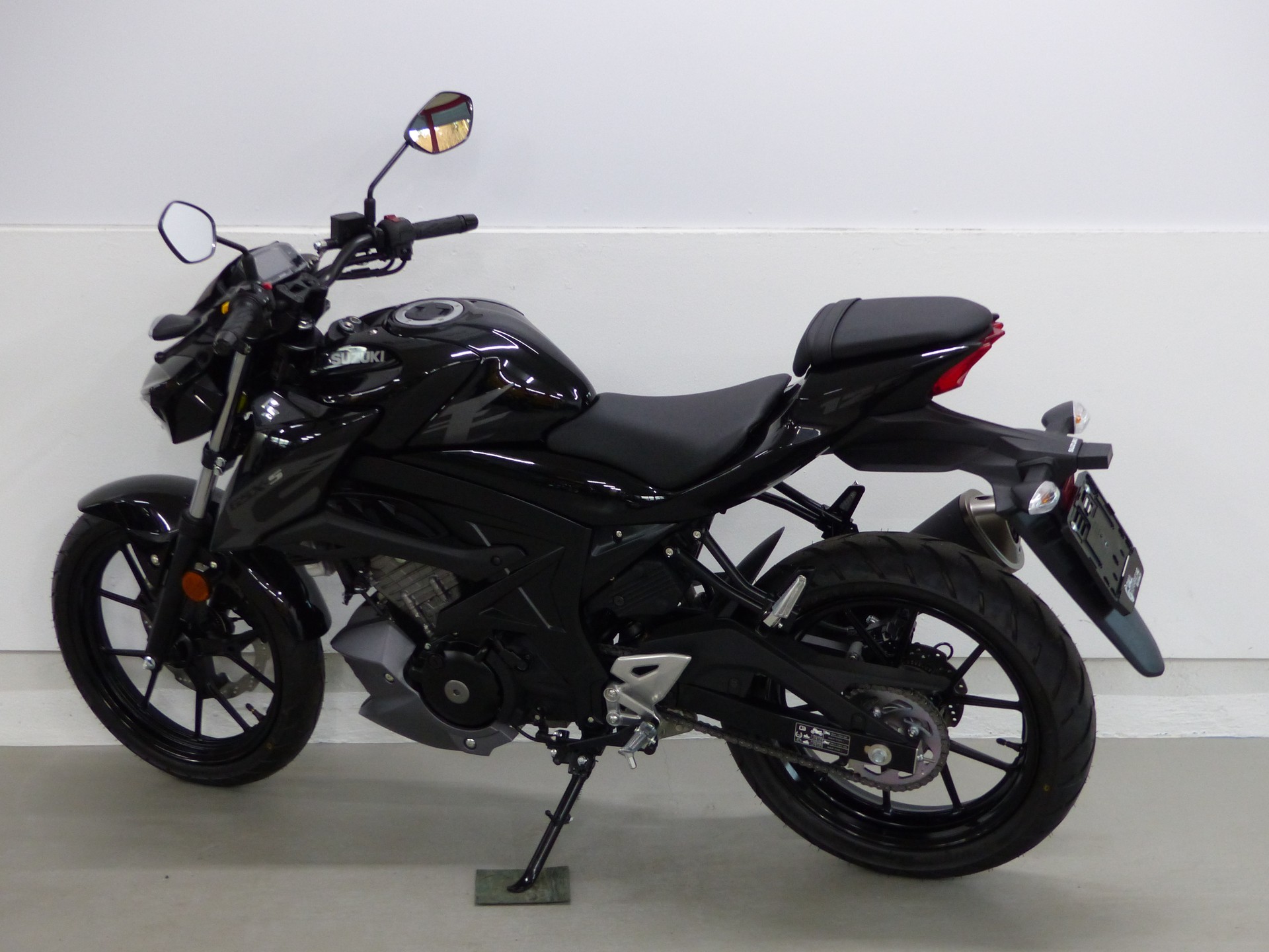 SUZUKI GSX-S 125 ABS-showroom-element-3