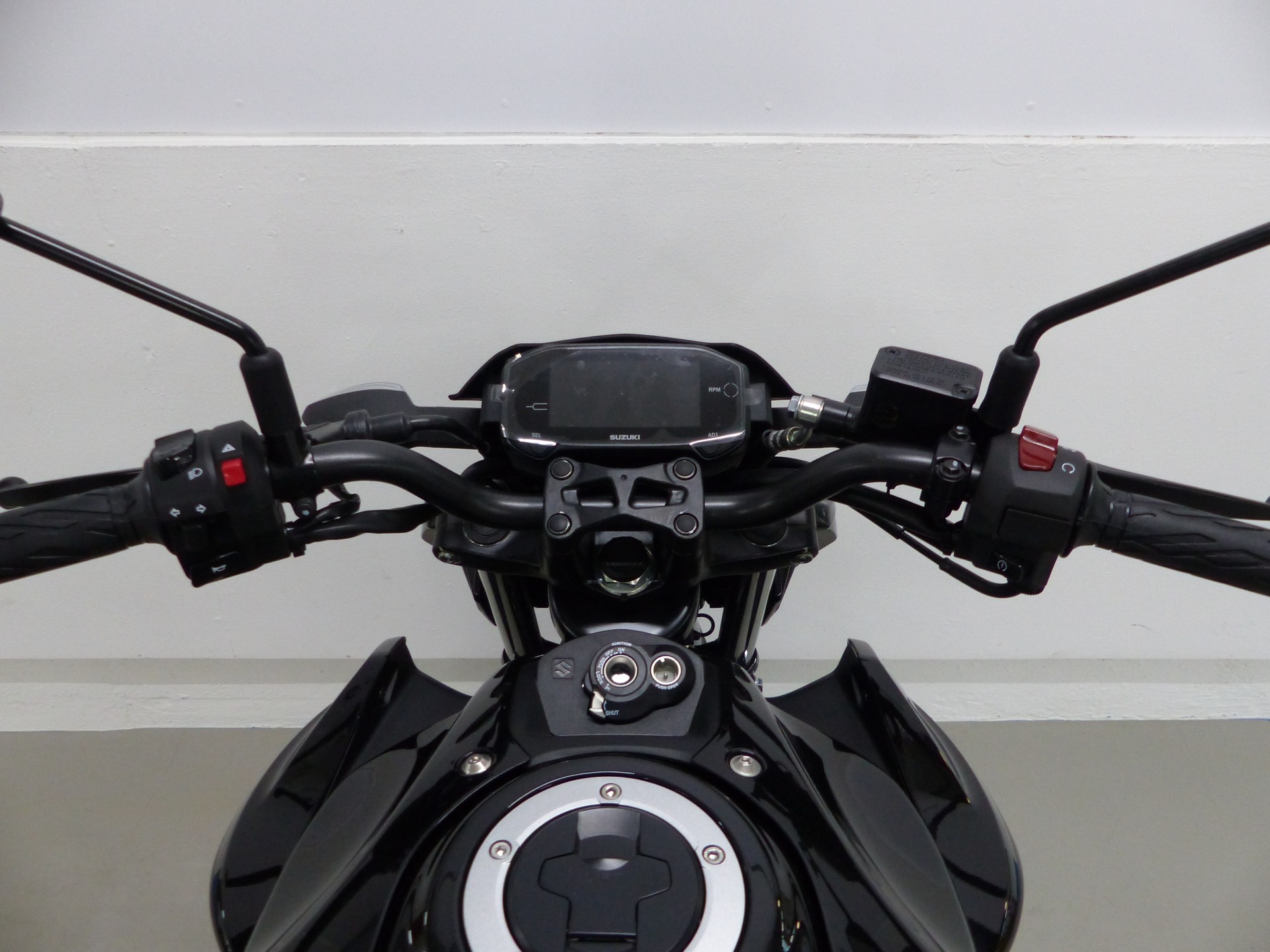 SUZUKI GSX-S 125 ABS-image-4