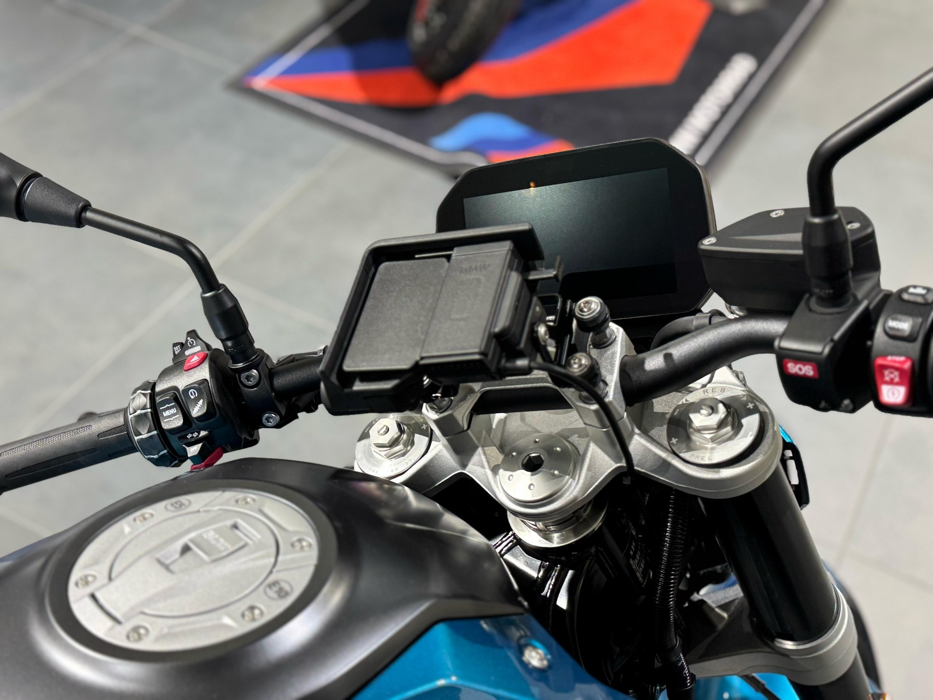 BMW F 900 R-image-6