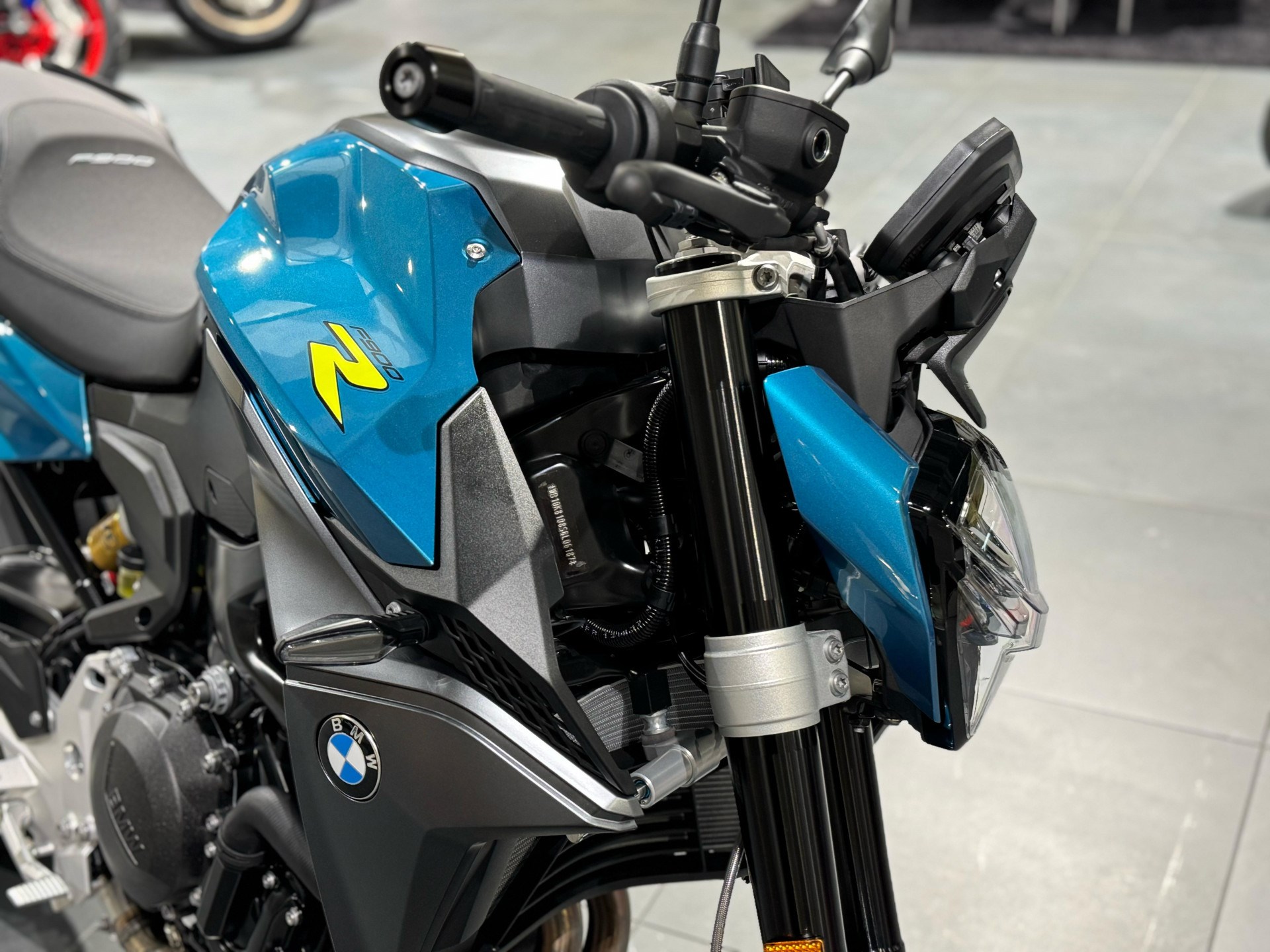 BMW F 900 R-image-7