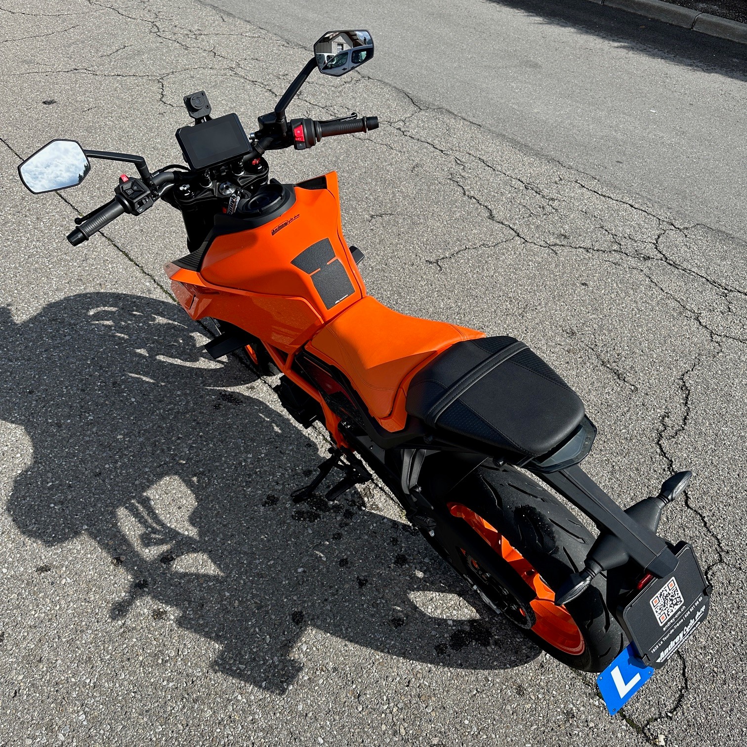 KTM 390 Duke-showroom-element-2