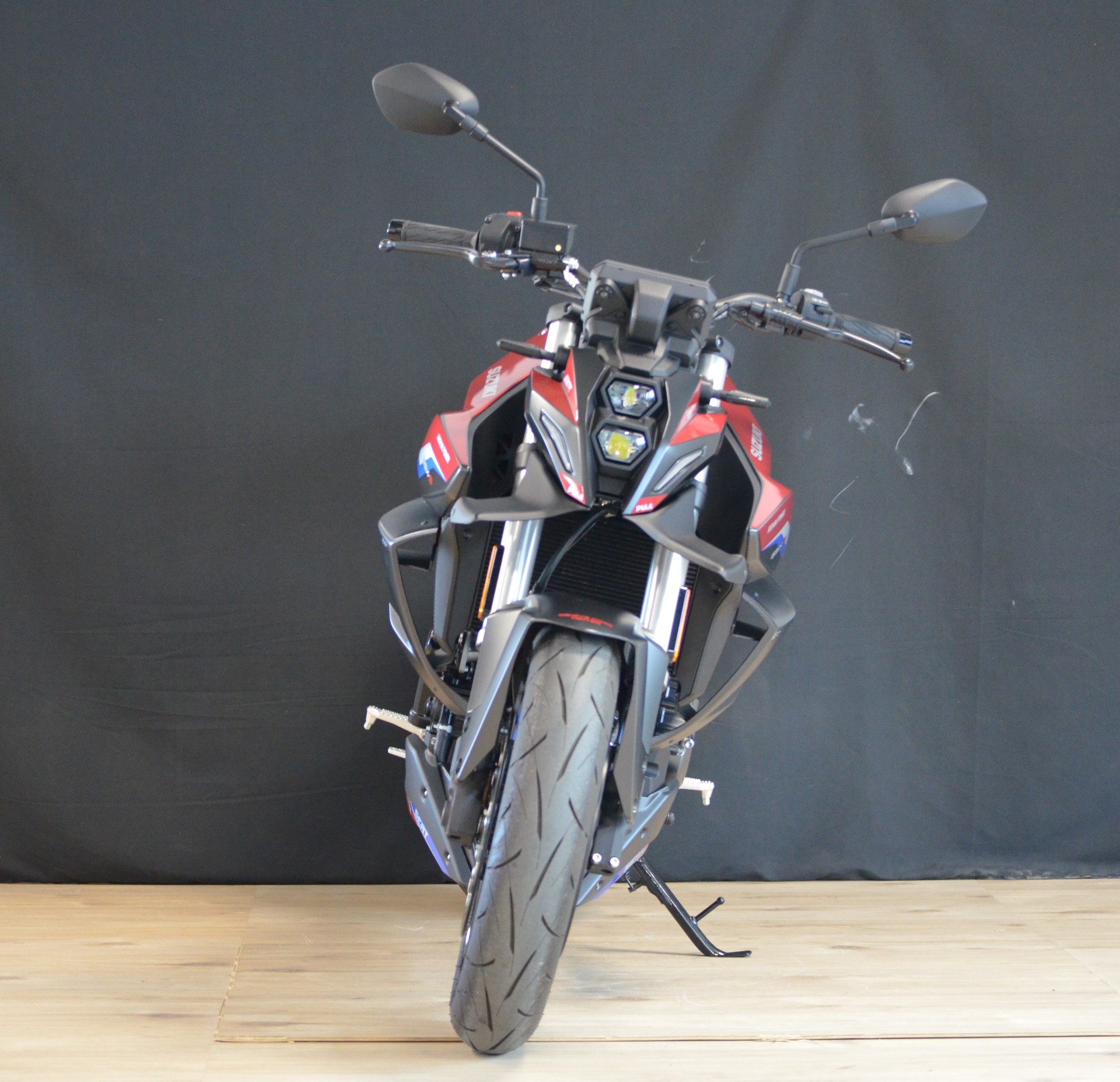 SUZUKI GSX 8 S EVO (35kW)-showroom-element-2