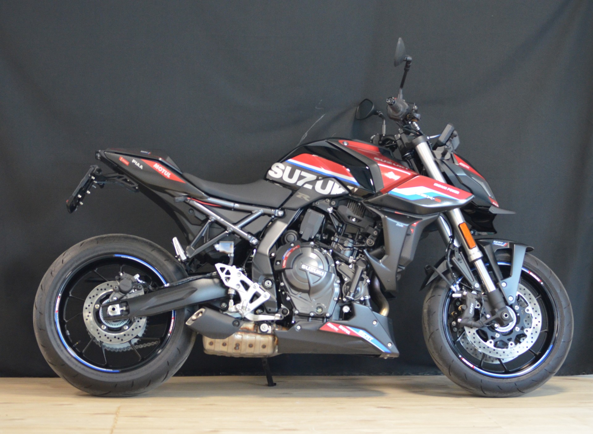 SUZUKI GSX 8 S EVO (35kW)-showroom-element-3