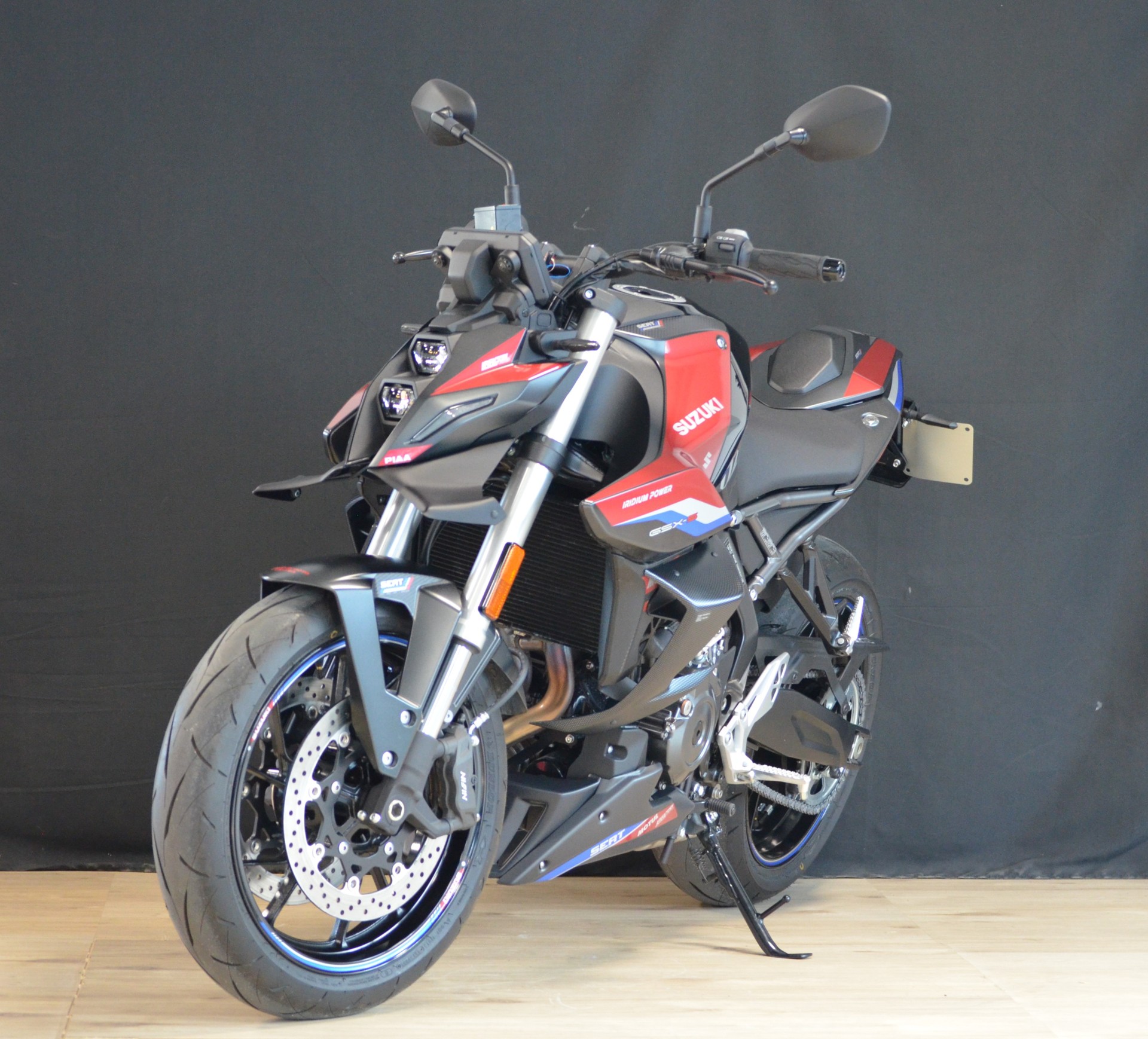 SUZUKI GSX 8 S EVO (35kW)-showroom-element-1