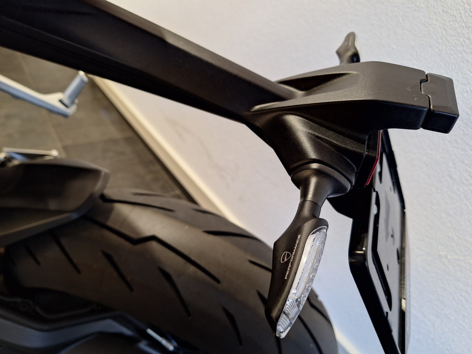 DUCATI Streetfighter V2-image-6