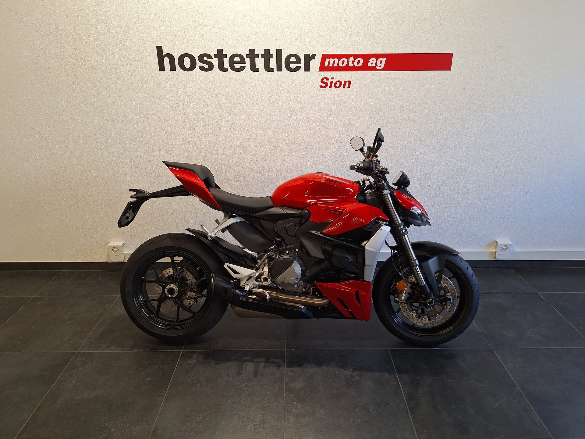 DUCATI Streetfighter V2-image-2