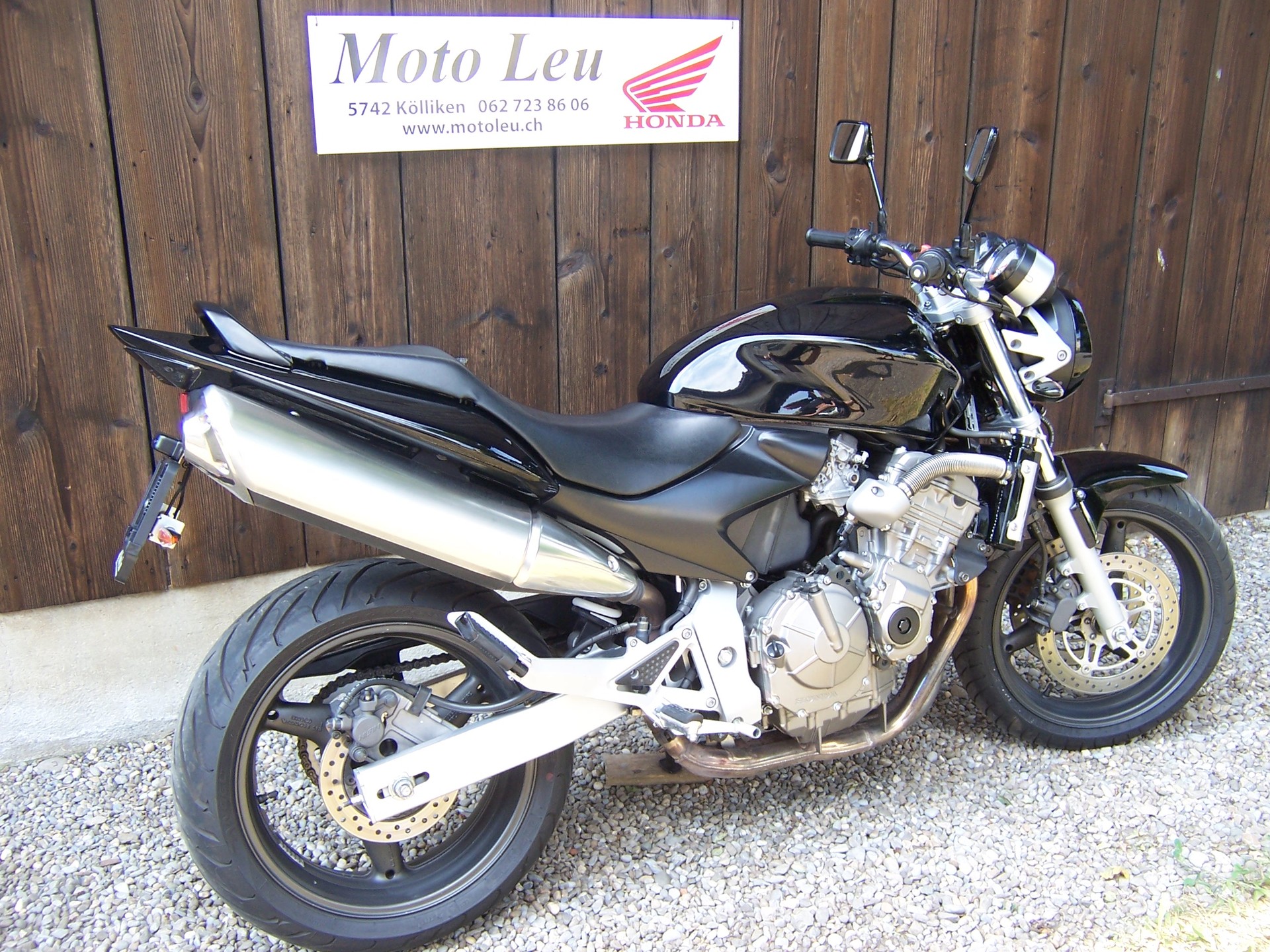 HONDA CB 600 F Hornet-showroom-element-1