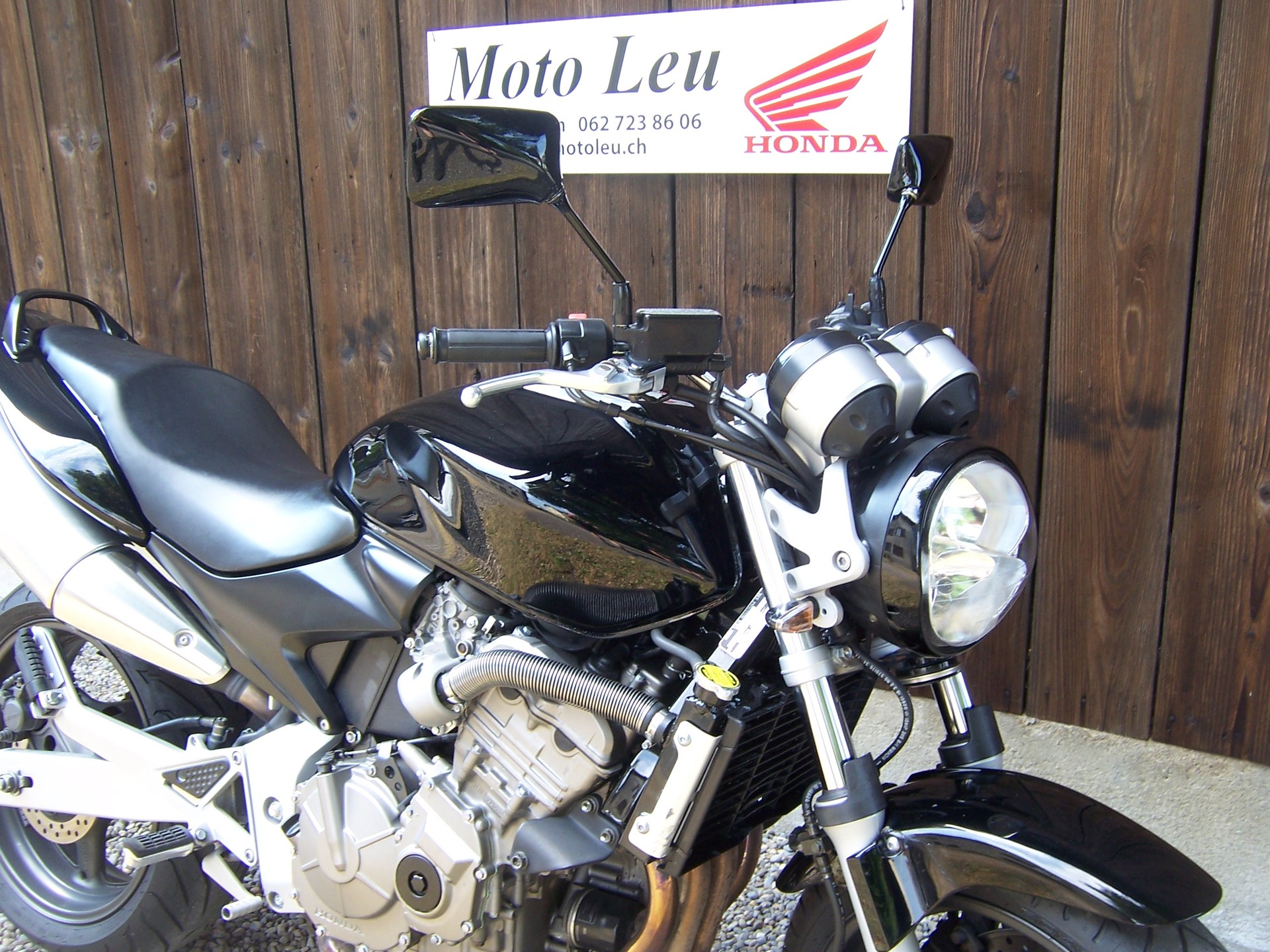 HONDA CB 600 F Hornet-showroom-element-3