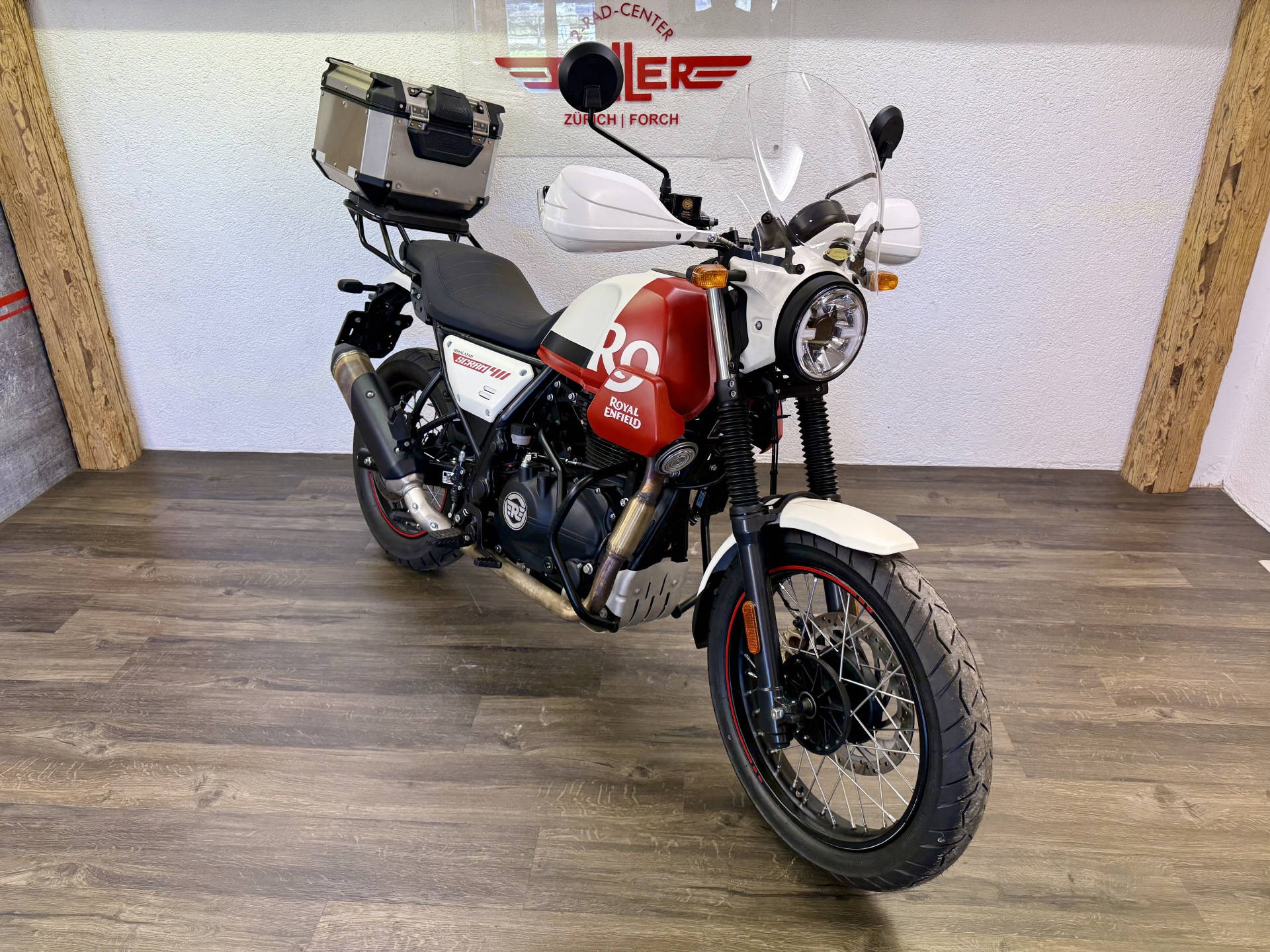 ROYAL ENFIELD Scram 411 ABS-showroom-element-1