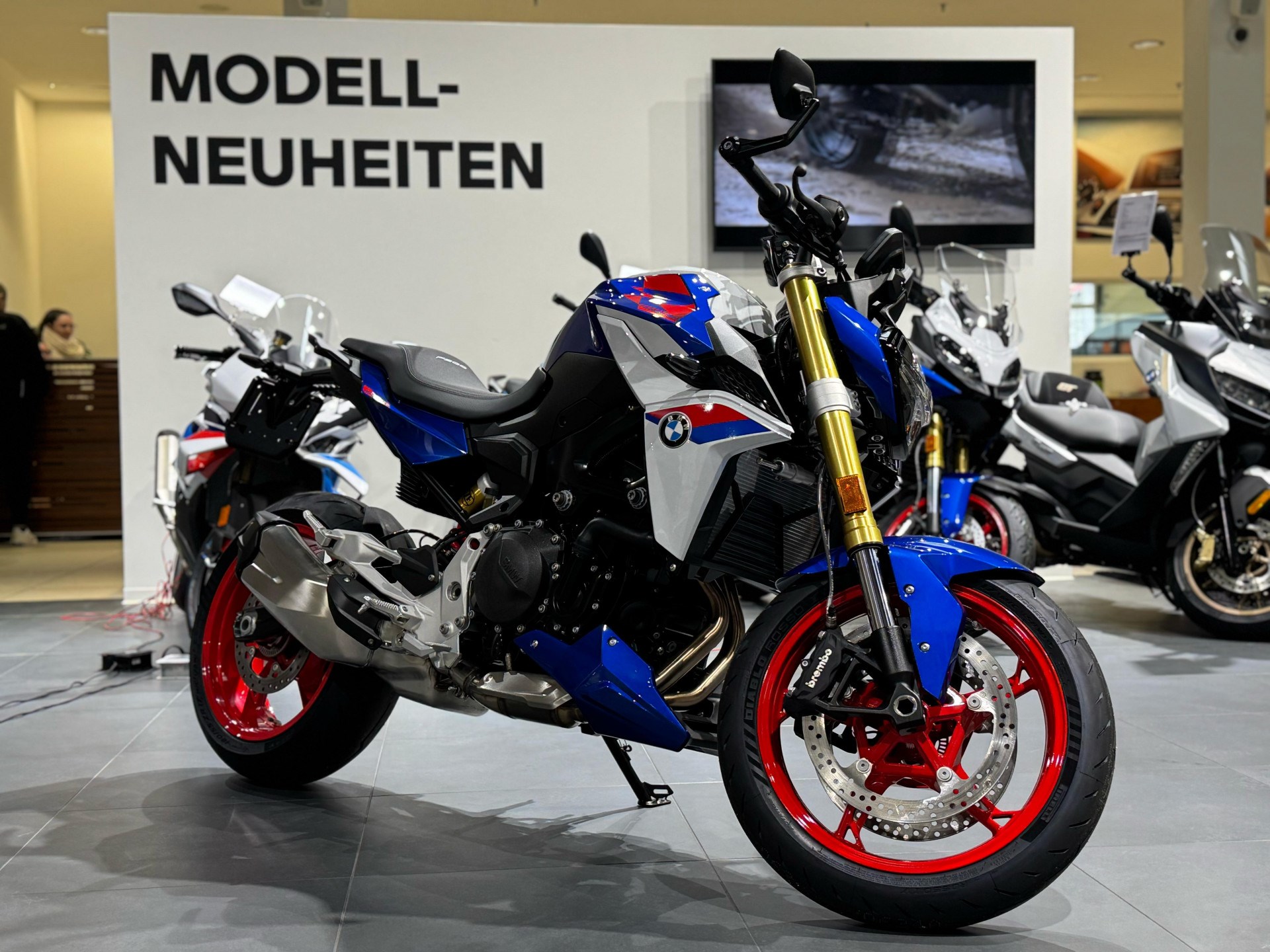 BMW F 900 R Sport-showroom-element-1