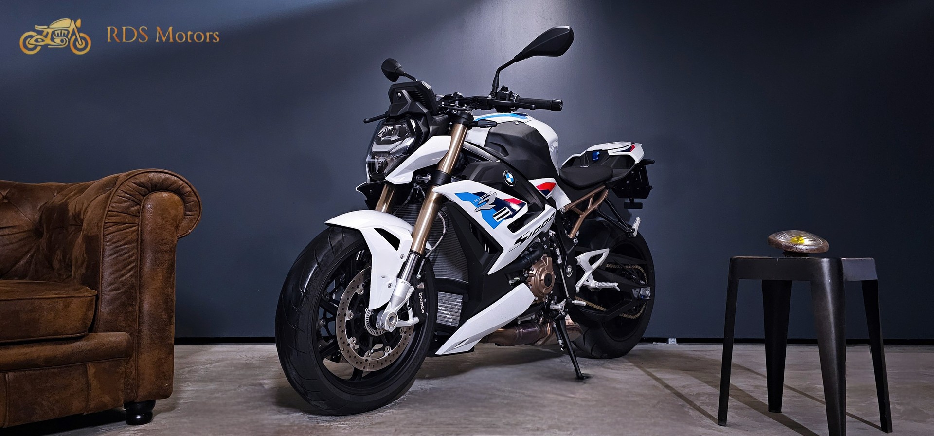 BMW S 1000 R-showroom-element-2